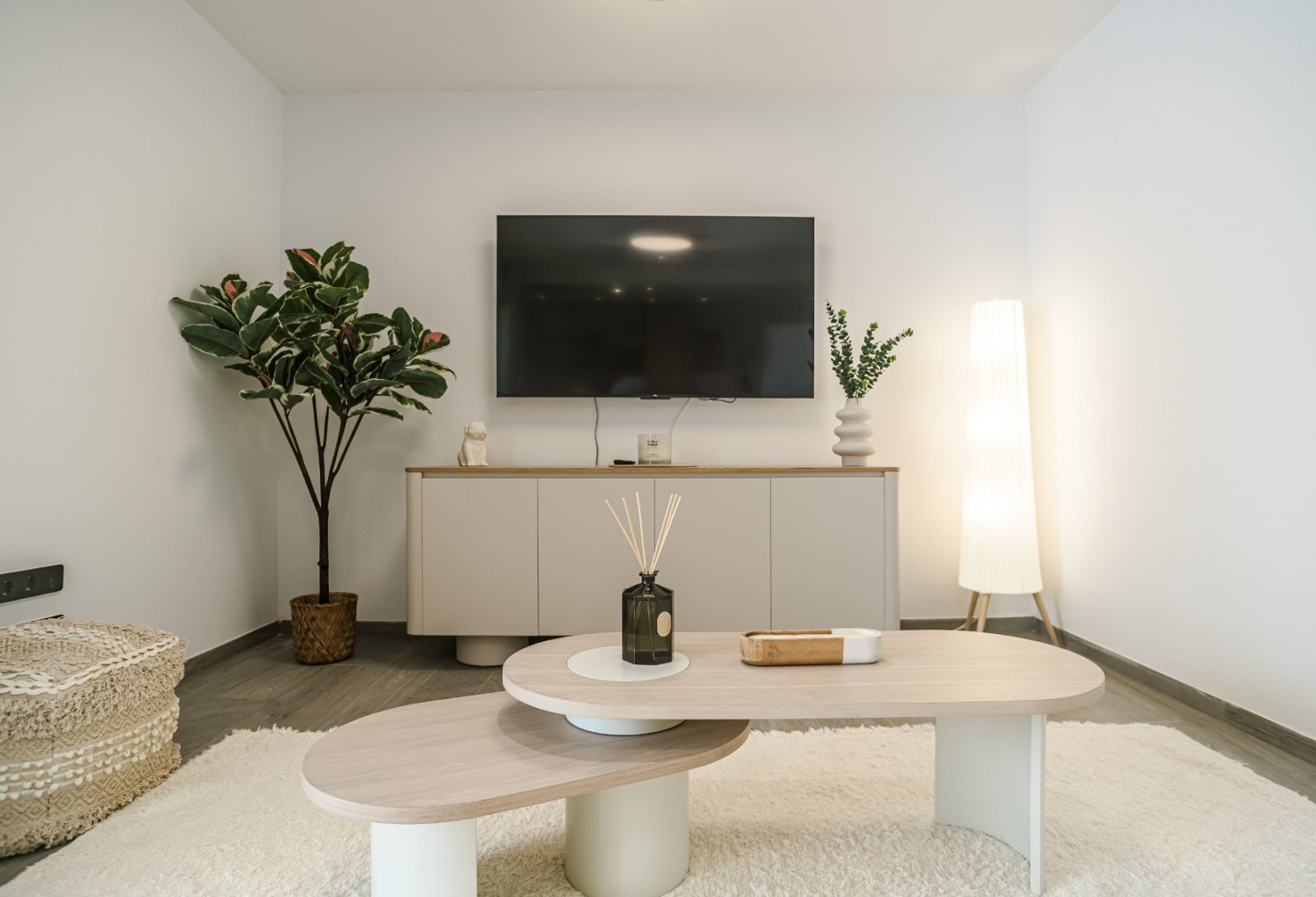 Luxury ground floor flat with 3 bedrooms, 2 bathrooms, underground parking space and communal pool at La Finca Golf Resort