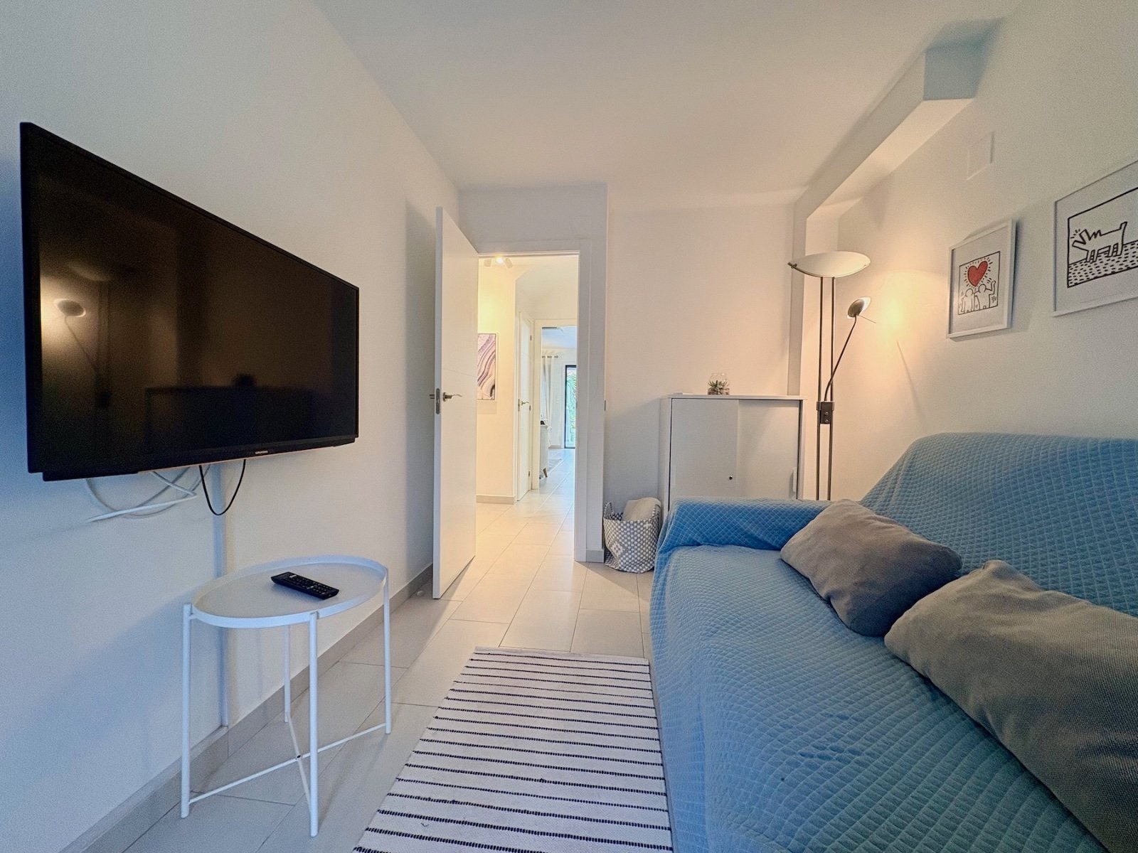 End-of-terrace house with 4 bedrooms, 2 bathrooms and a communal pool, just 100 metres from the beach in Cabo Roig