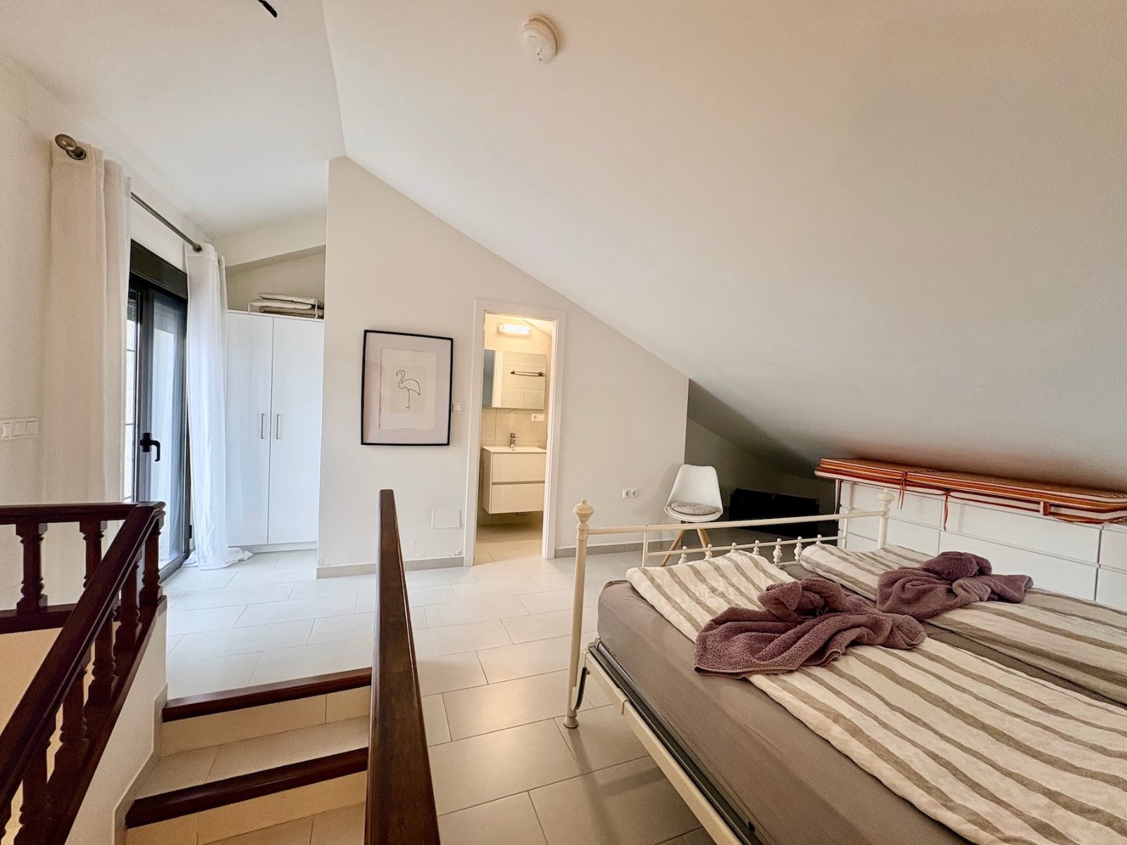 End-of-terrace house with 4 bedrooms, 2 bathrooms and a communal pool, just 100 metres from the beach in Cabo Roig