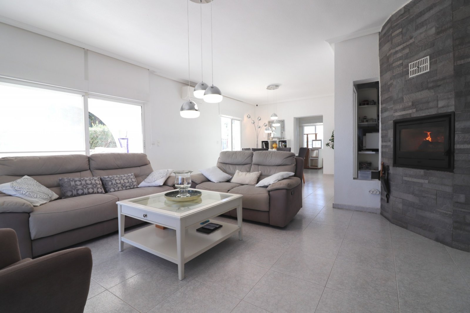 Spacious Villa in Lomas de la Juliana with 4 bedrooms, 2 bathrooms, private pool and garage