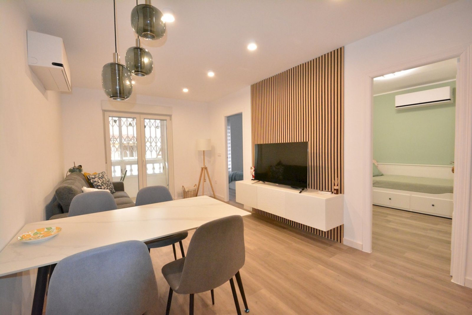 Renovated ground floor apartment just 200 m from the beach