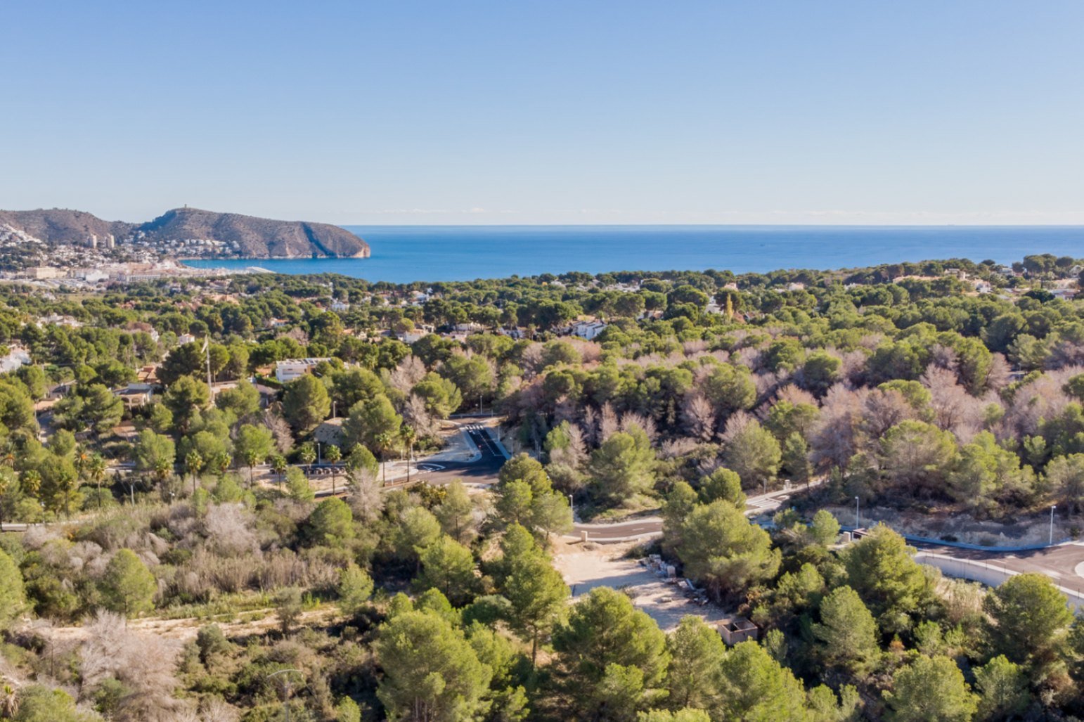 Villa with 4 bedrooms, separate guest apartment and large private pool