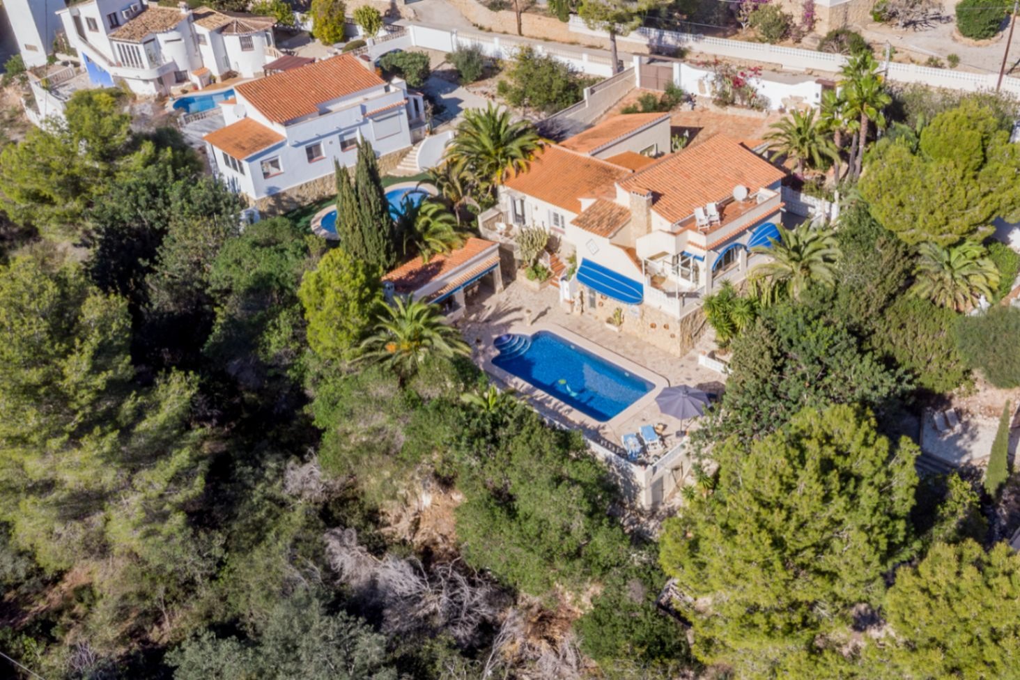 Villa with 4 bedrooms, separate guest apartment and large private pool