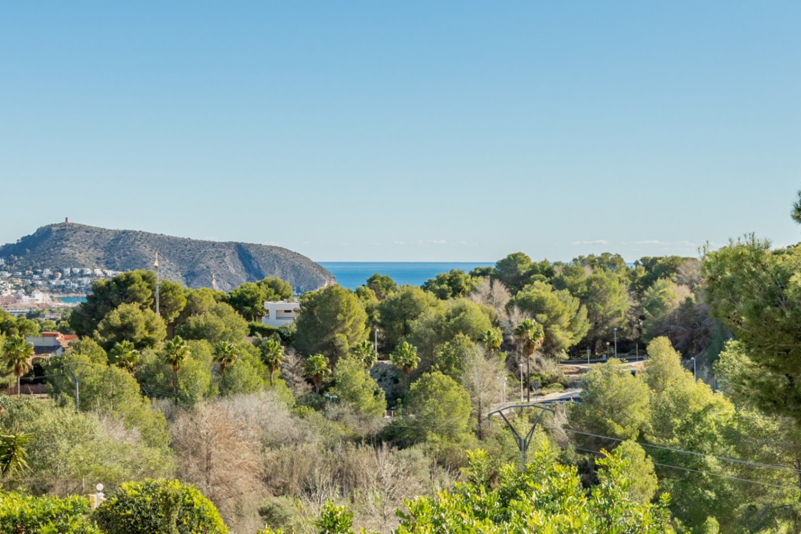 Villa with 4 bedrooms, separate guest apartment and large private pool