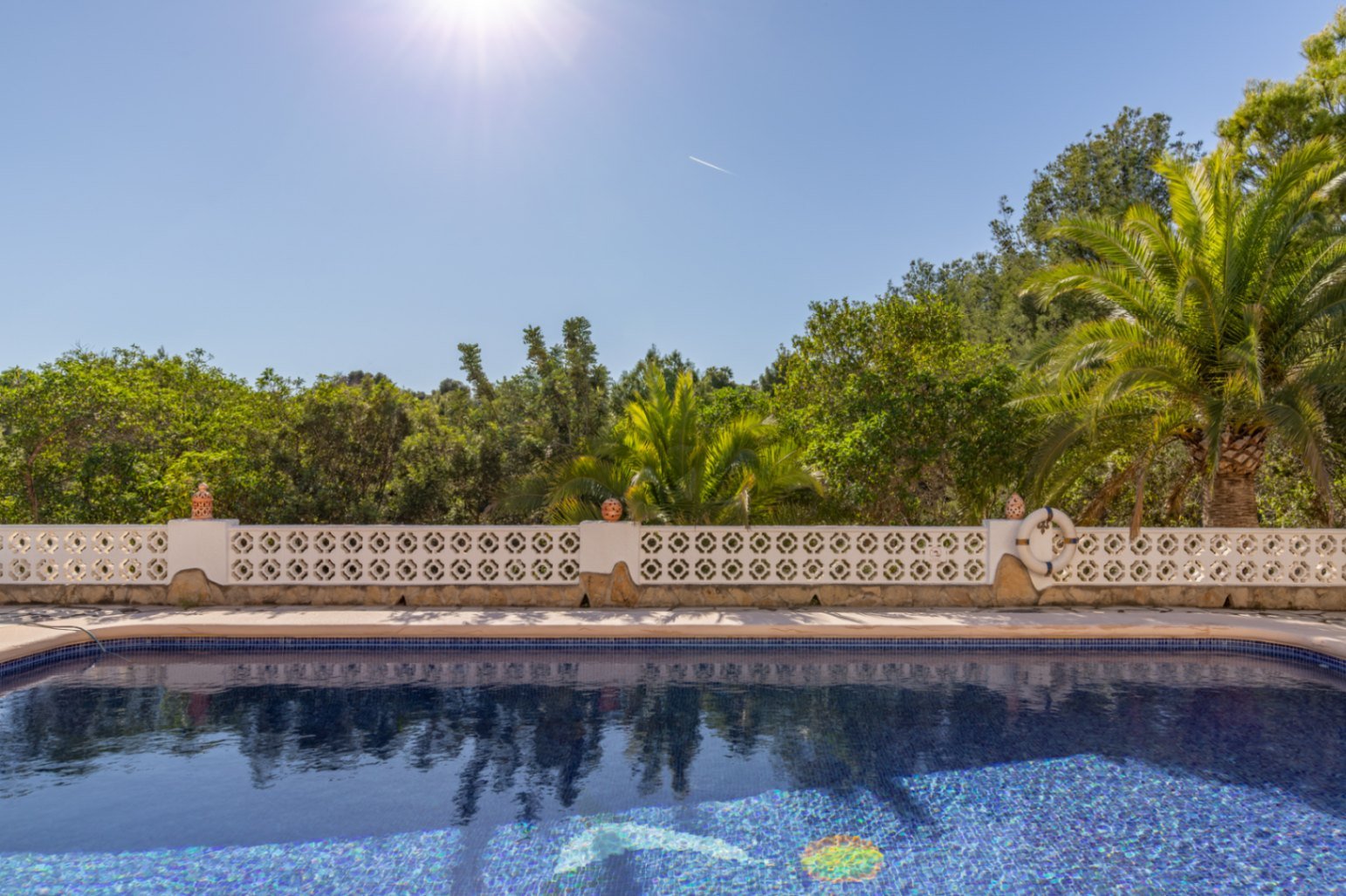 Villa with 4 bedrooms, separate guest apartment and large private pool