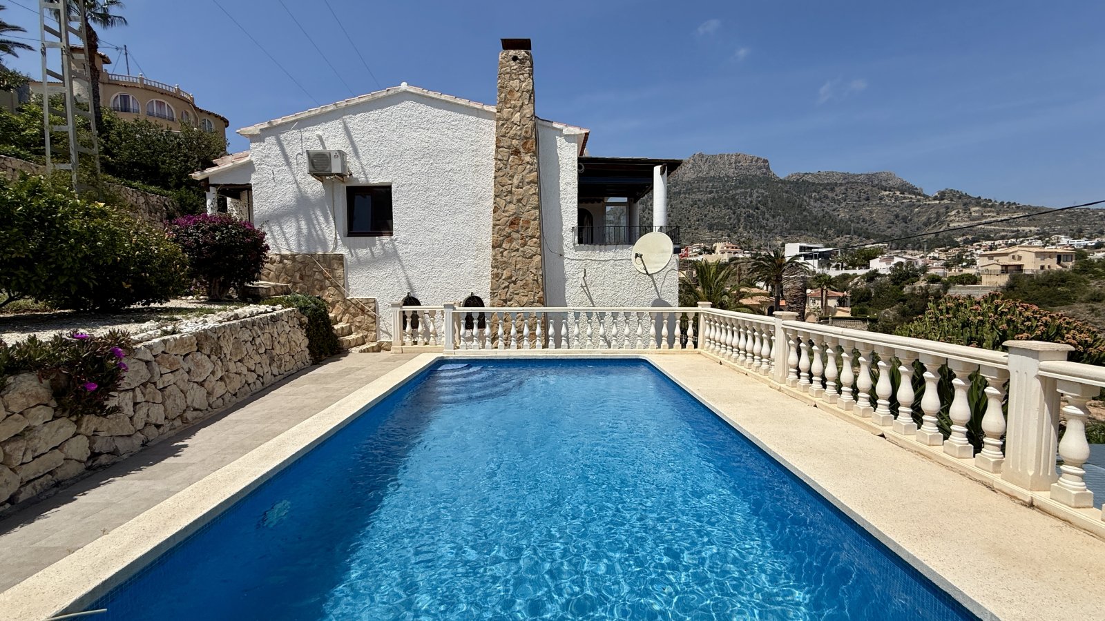 Villa with sea views in an excellent location in Calpe