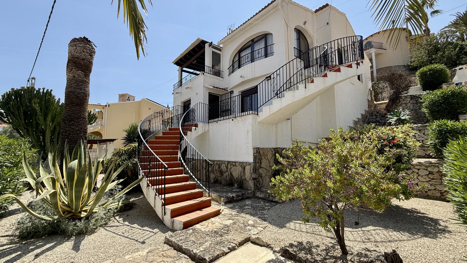 Villa with sea views in an excellent location in Calpe