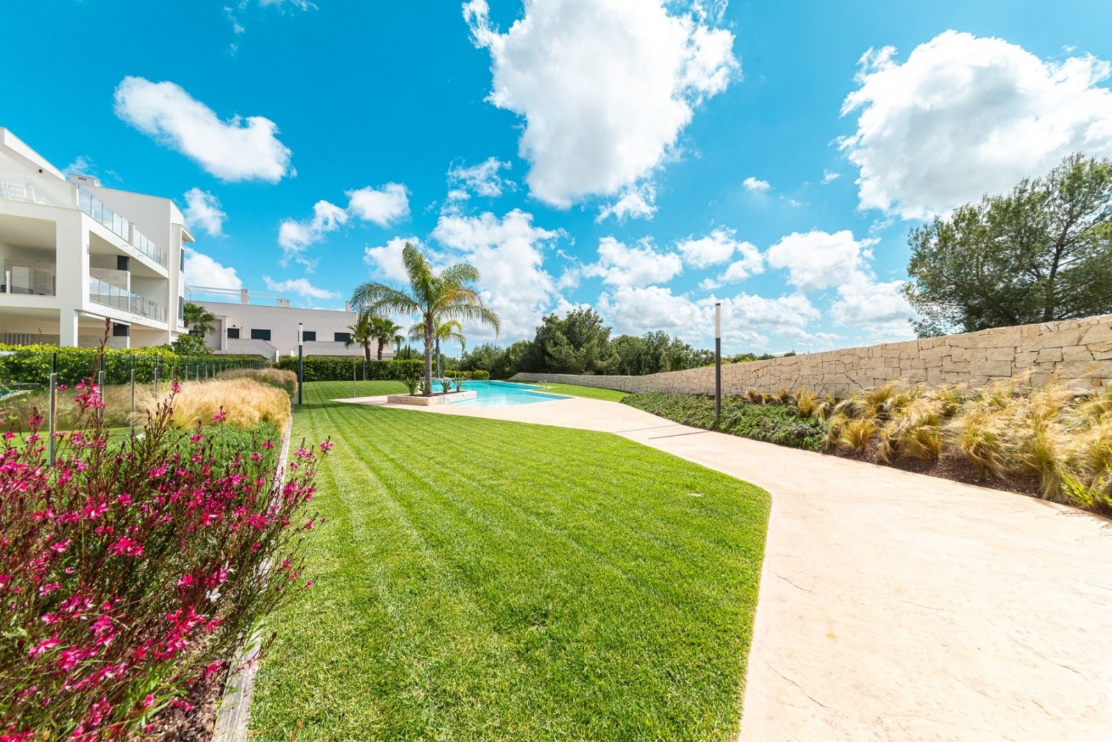 Exclusive Golf Apartment with Panoramic Views in Lo Romero