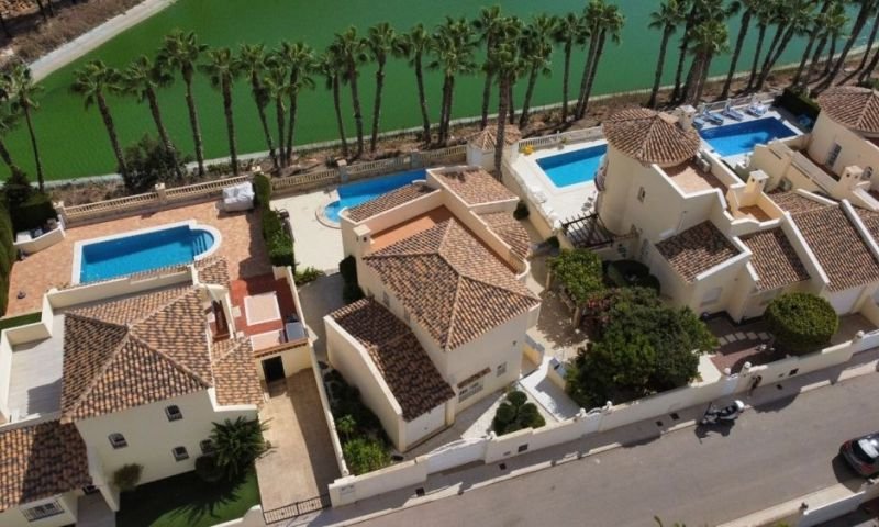 Detached luxury class Villa with private pool, garage and magnificent views on the Las Ramblas Golf Course