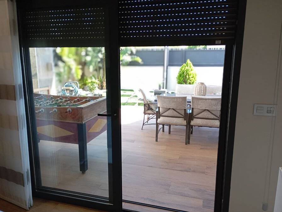 Exclusive villa with 3 bedrooms, 2 bathrooms, a garage and a private swimming pool