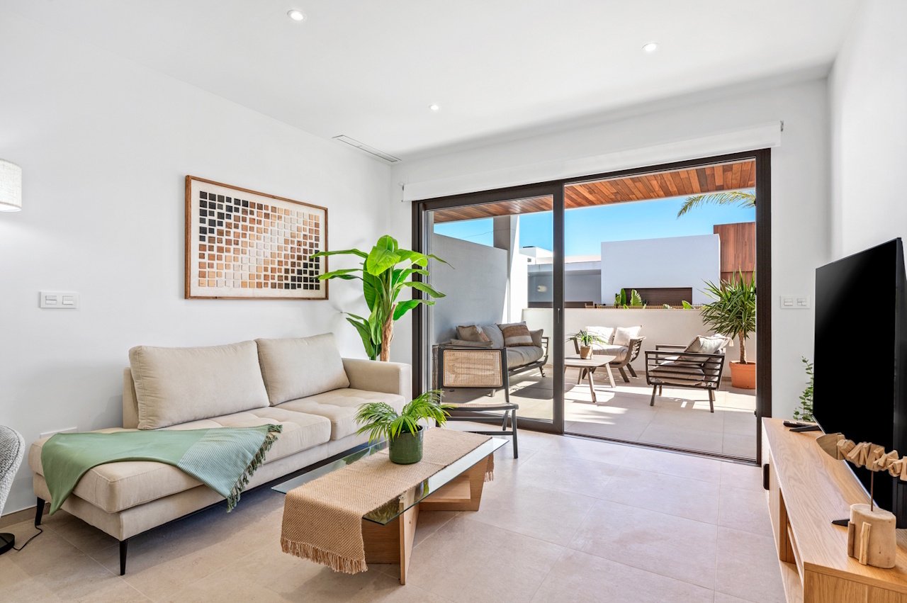 Apartments with 2 bedrooms, 2 bathrooms, private parking and communal pool at La Serena Golf