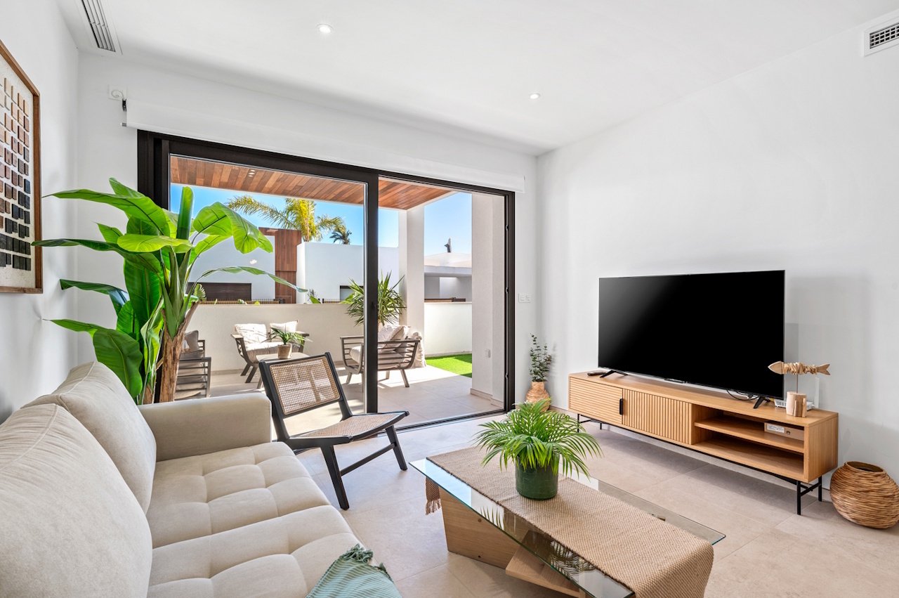 Apartments with 2 bedrooms, 2 bathrooms, private parking and communal pool at La Serena Golf