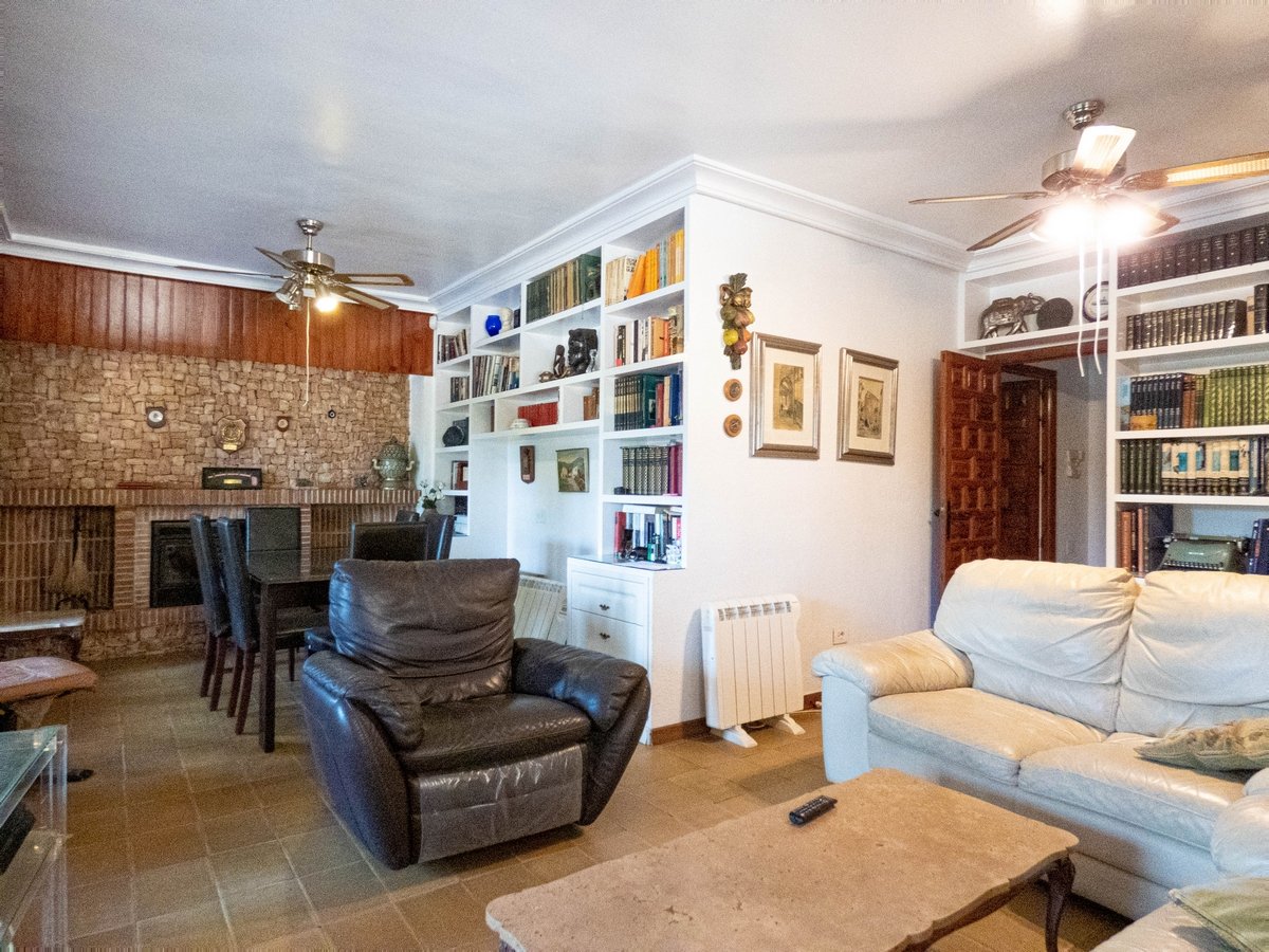 Attractive single-storey villa with 268 m2 of living space on 800 m2 of land