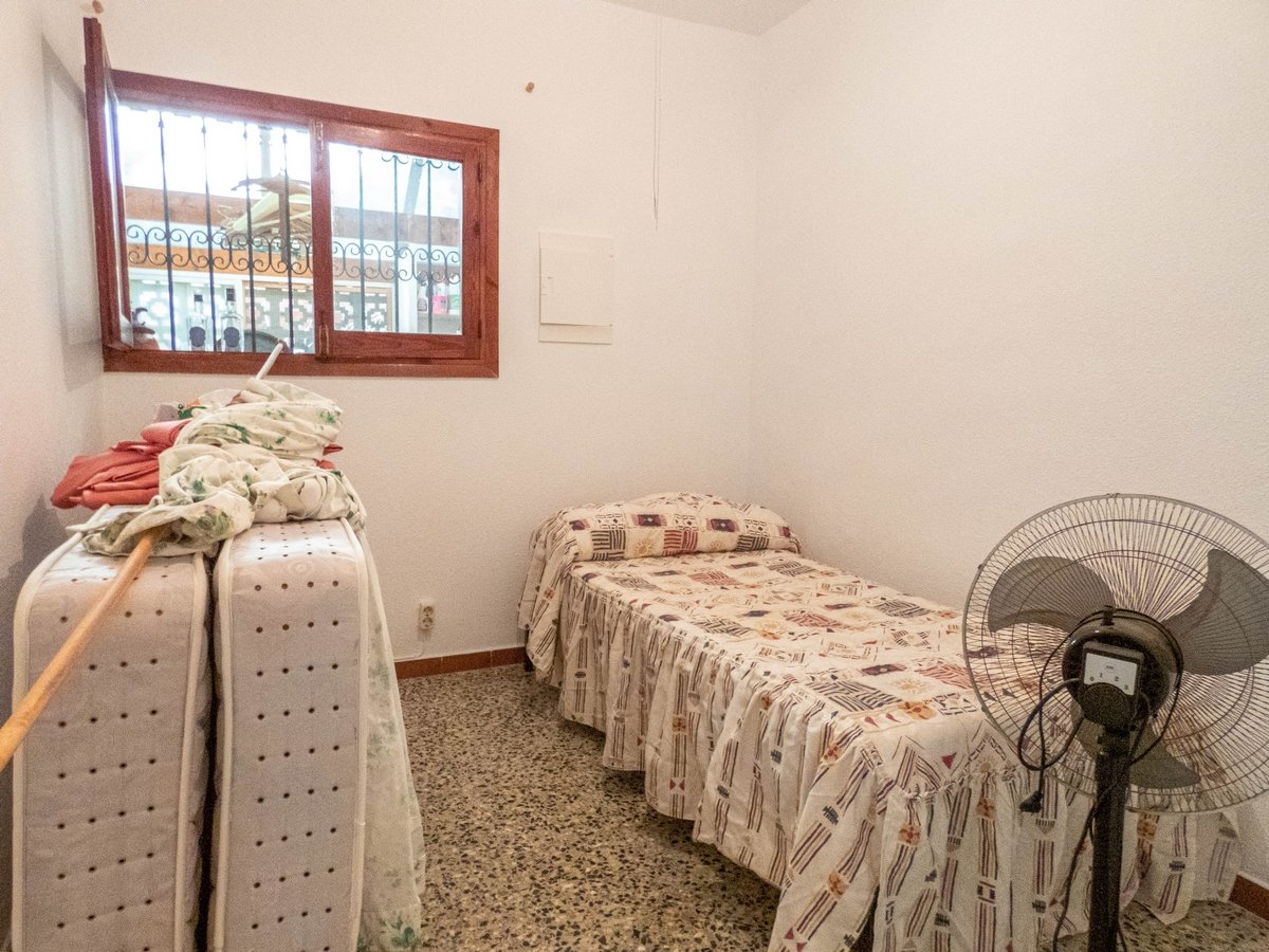 Attractive single-storey villa with 268 m2 of living space on 800 m2 of land