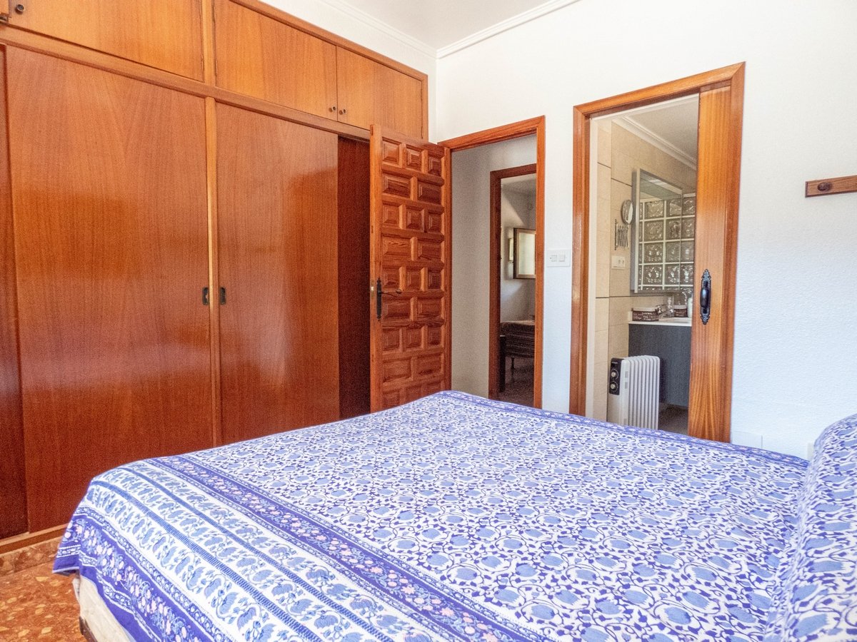Attractive single-storey villa with 268 m2 of living space on 800 m2 of land