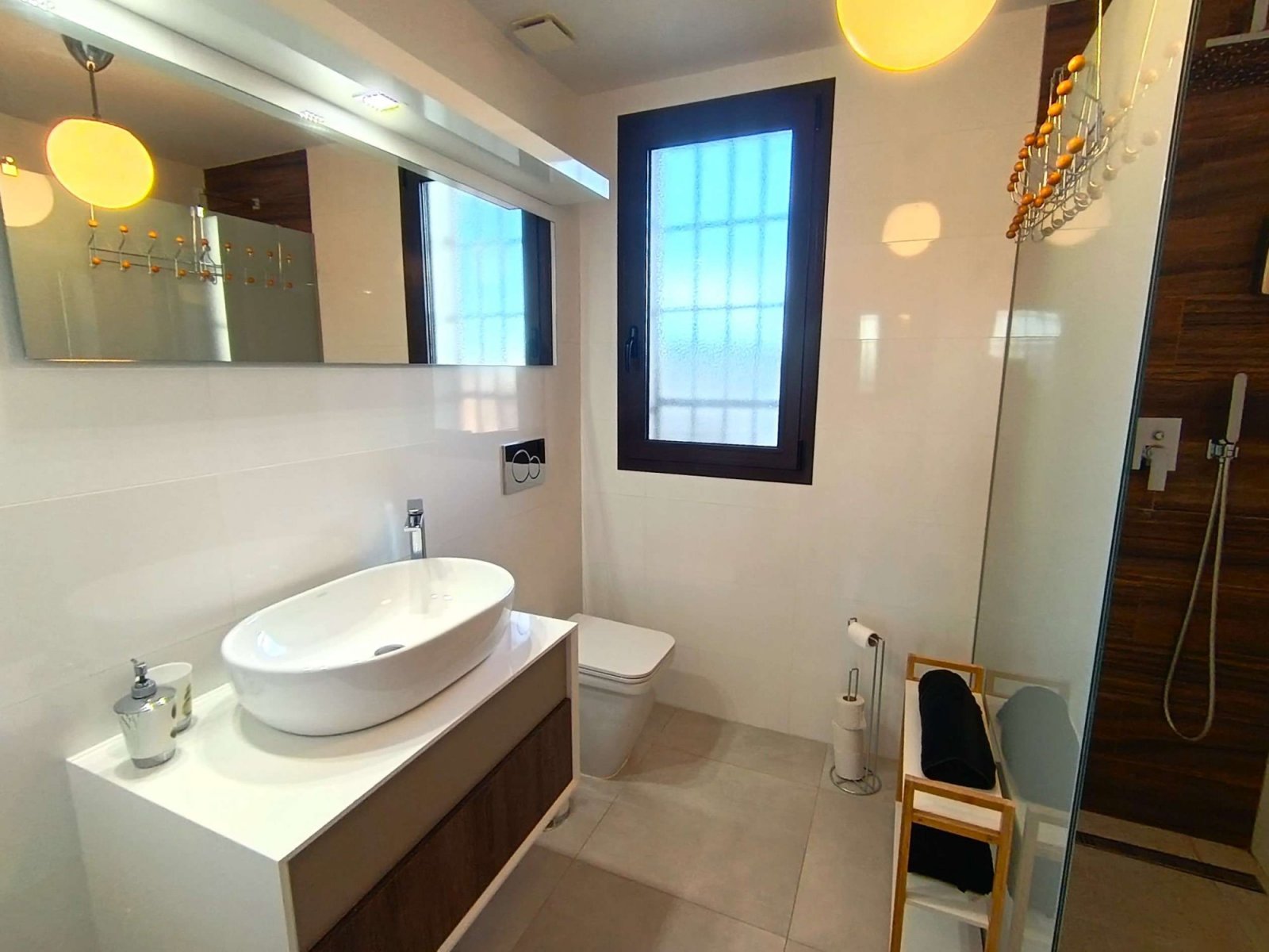 Ground-floor flat with 2 bedrooms, 2 bathrooms, off road parking and a communal swimming pool at La Finca Golf Resort