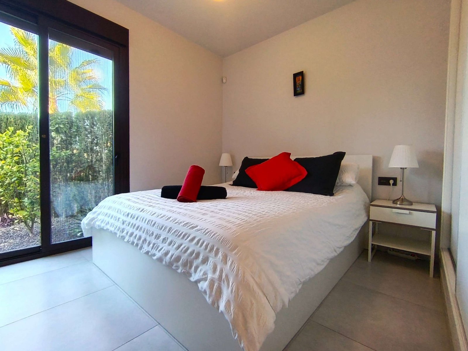 Ground-floor flat with 2 bedrooms, 2 bathrooms, off road parking and a communal swimming pool at La Finca Golf Resort