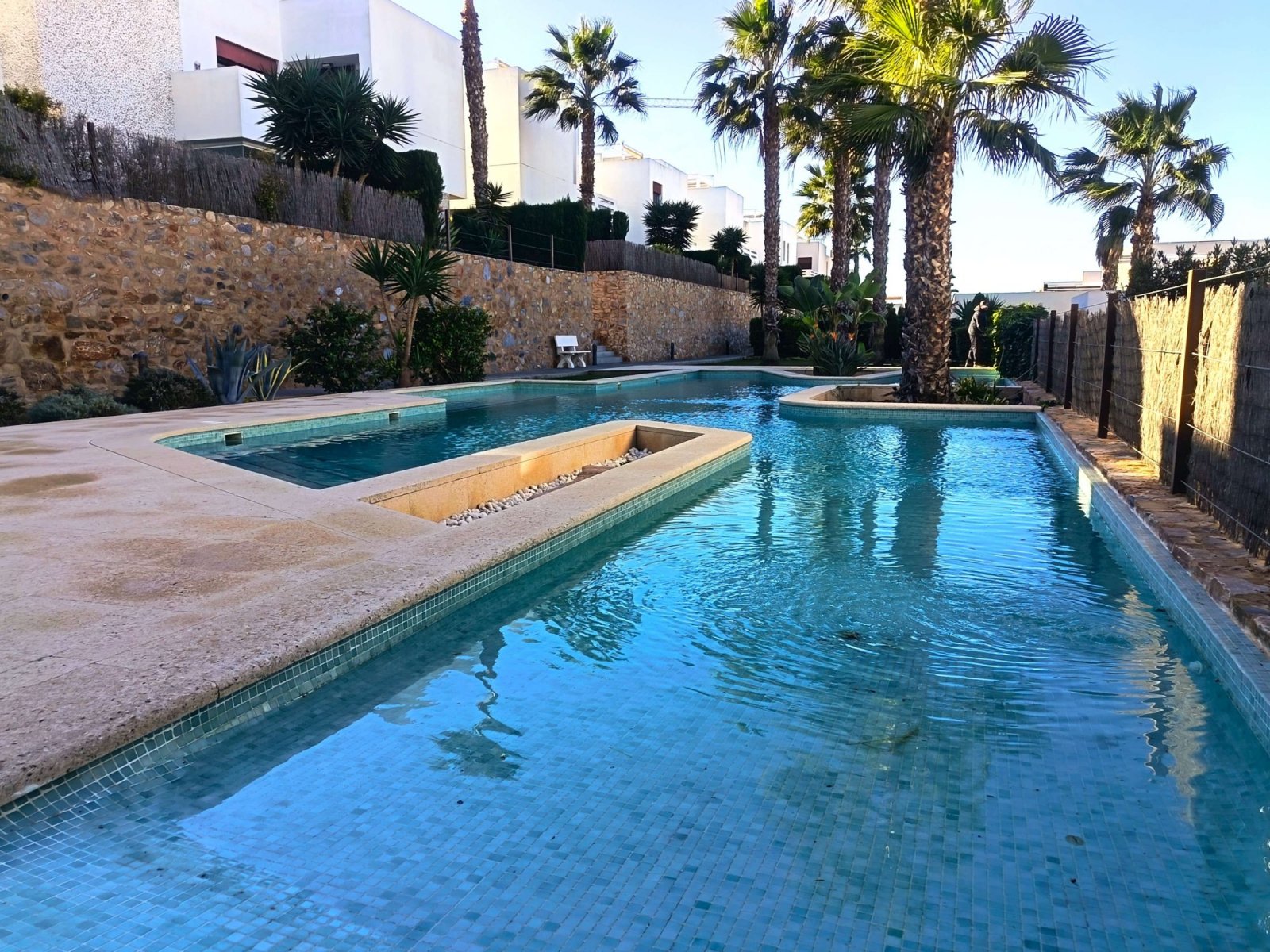 Ground-floor flat with 2 bedrooms, 2 bathrooms, off road parking and a communal swimming pool at La Finca Golf Resort
