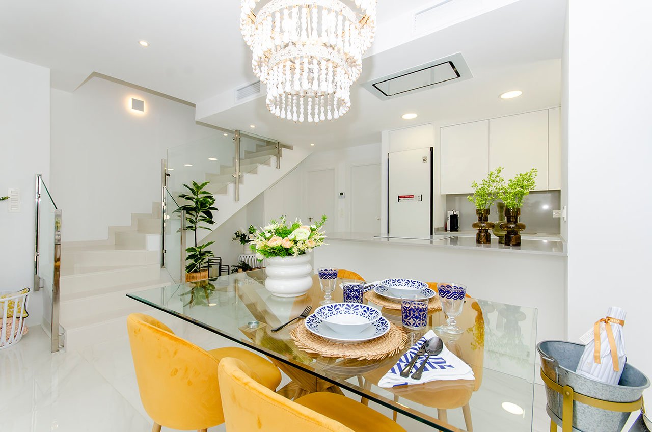 Semi-detached villas with 3 bedrooms, 2 bathrooms and private pool in a golf complex