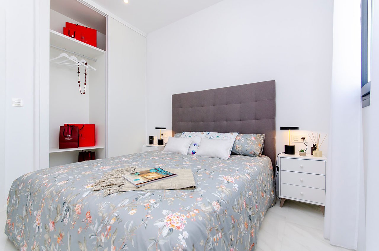 Semi-detached villas with 3 bedrooms, 2 bathrooms and private pool in a golf complex