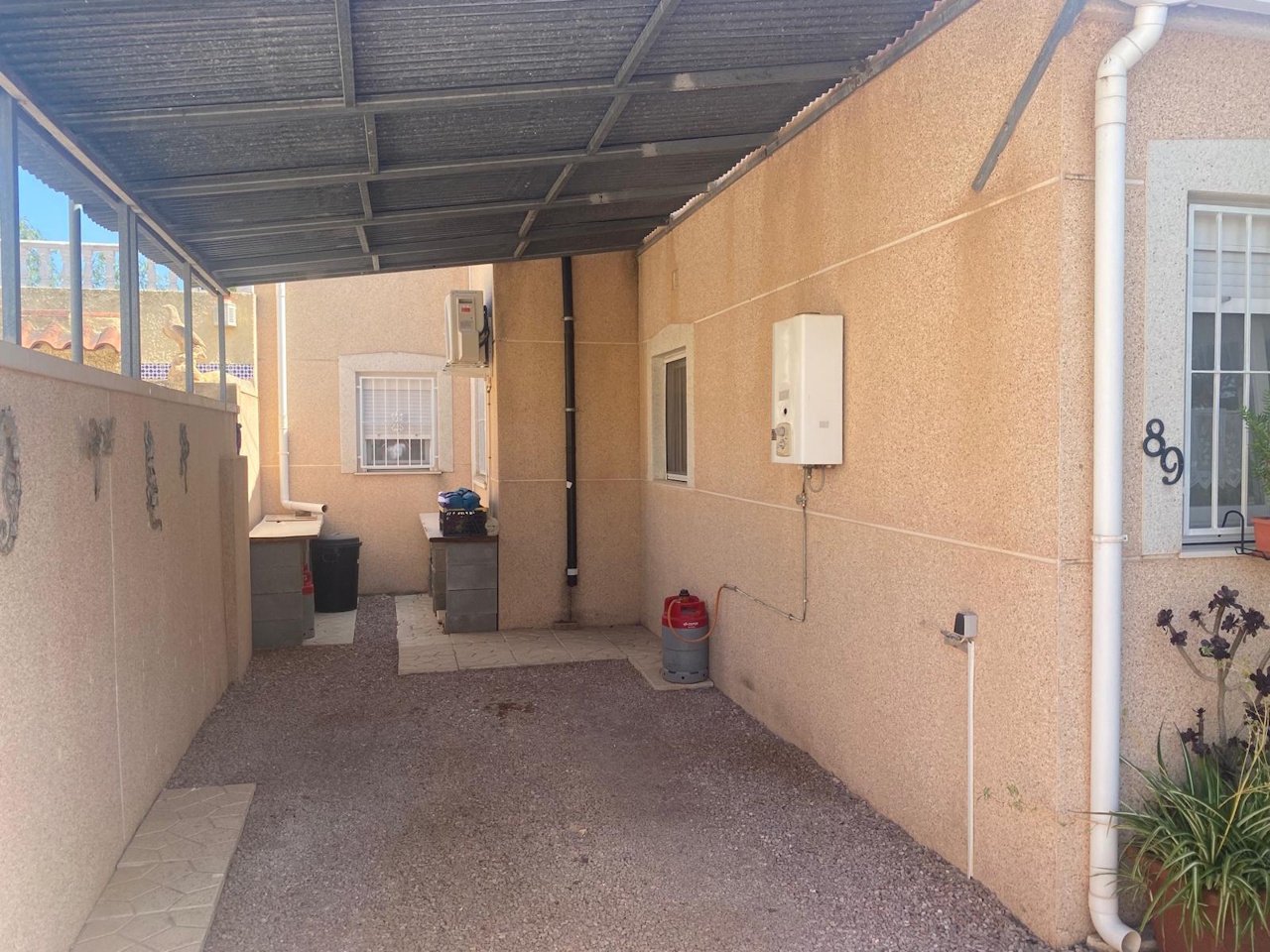 3 bedroom, 1 bathroom Villa with roof terrace and carport in a quiet location