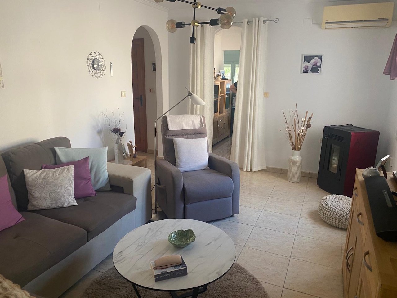 3 bedroom, 1 bathroom Villa with roof terrace and carport in a quiet location