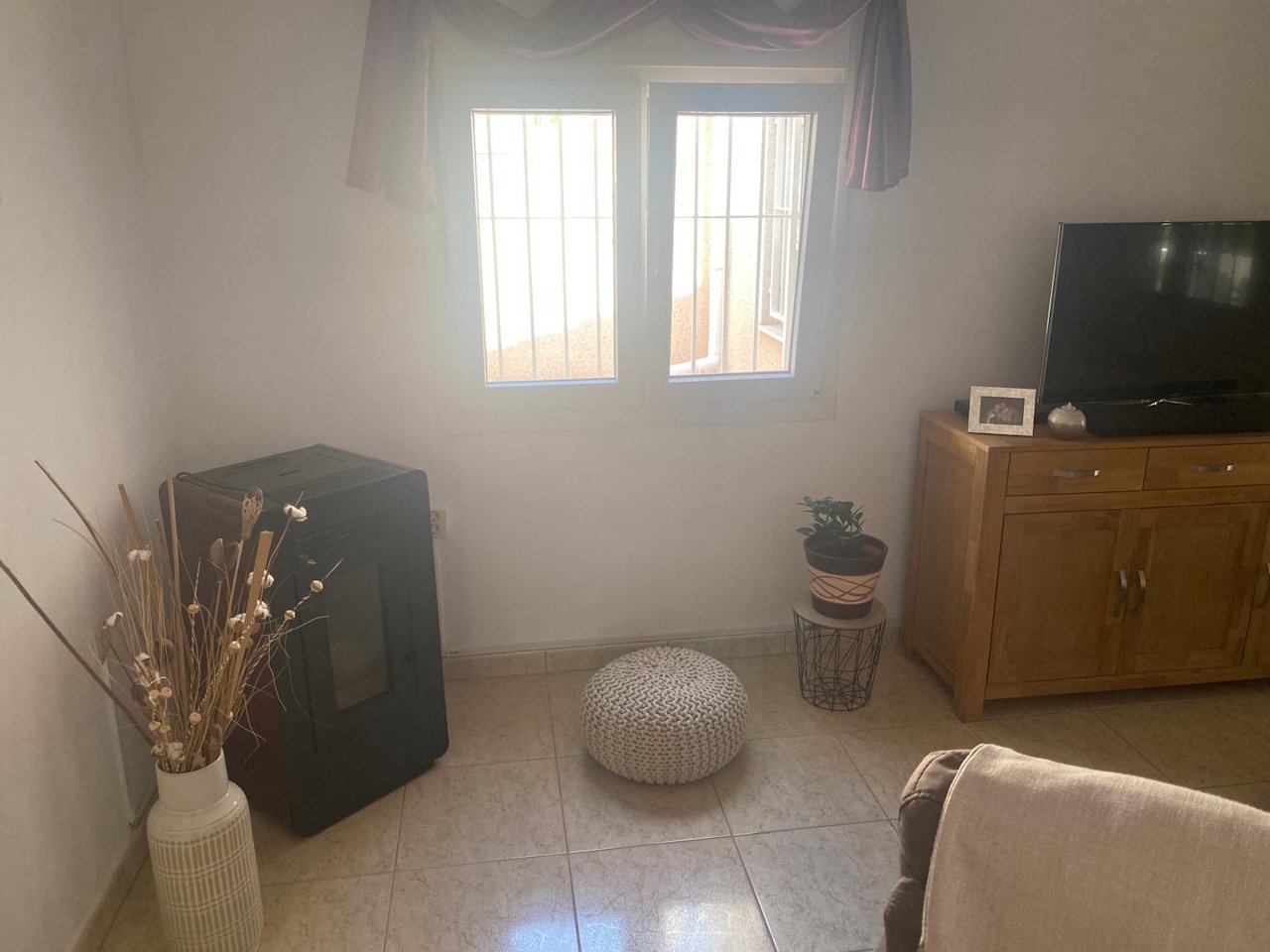 3 bedroom, 1 bathroom Villa with roof terrace and carport in a quiet location