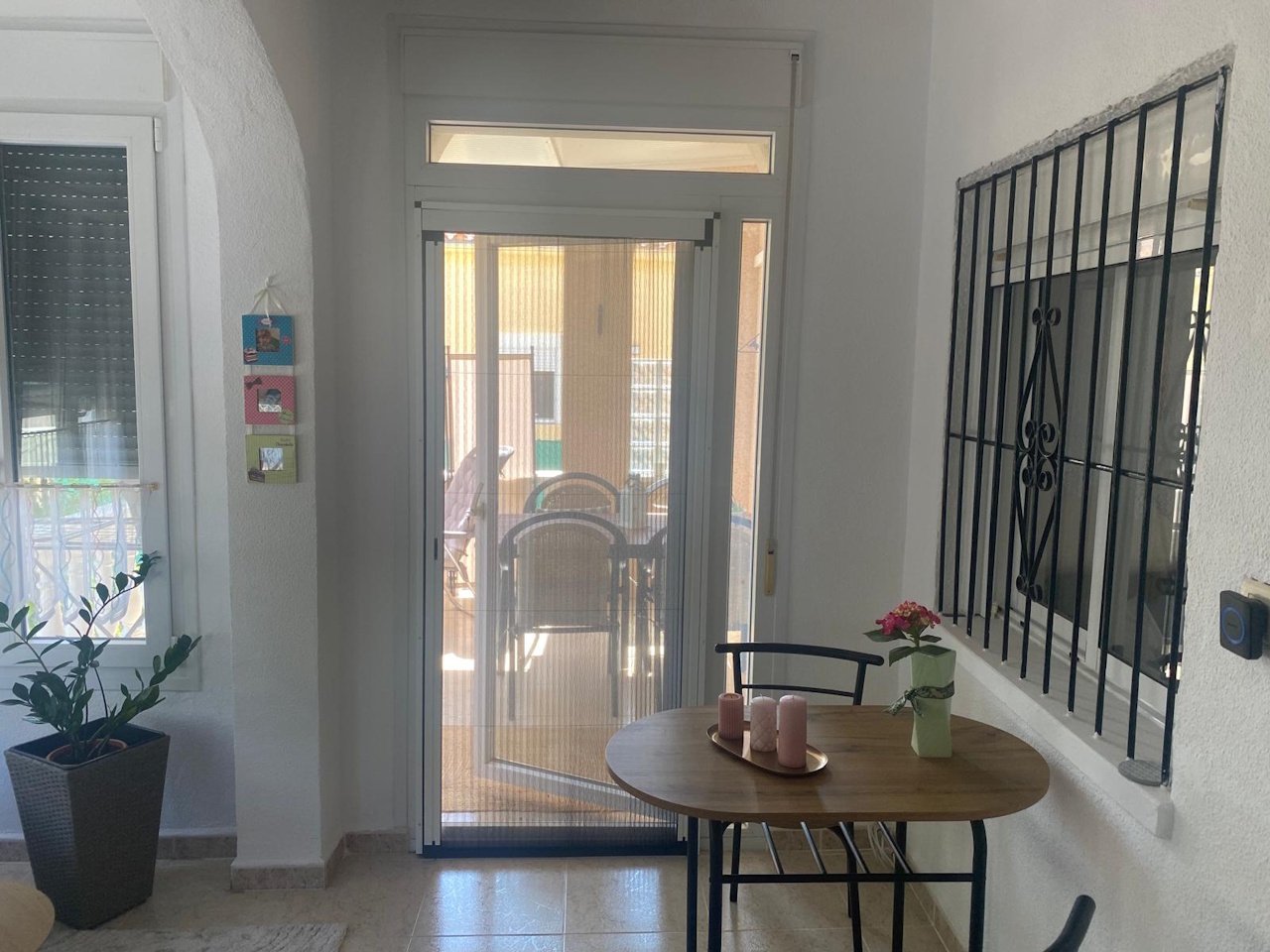 3 bedroom, 1 bathroom Villa with roof terrace and carport in a quiet location