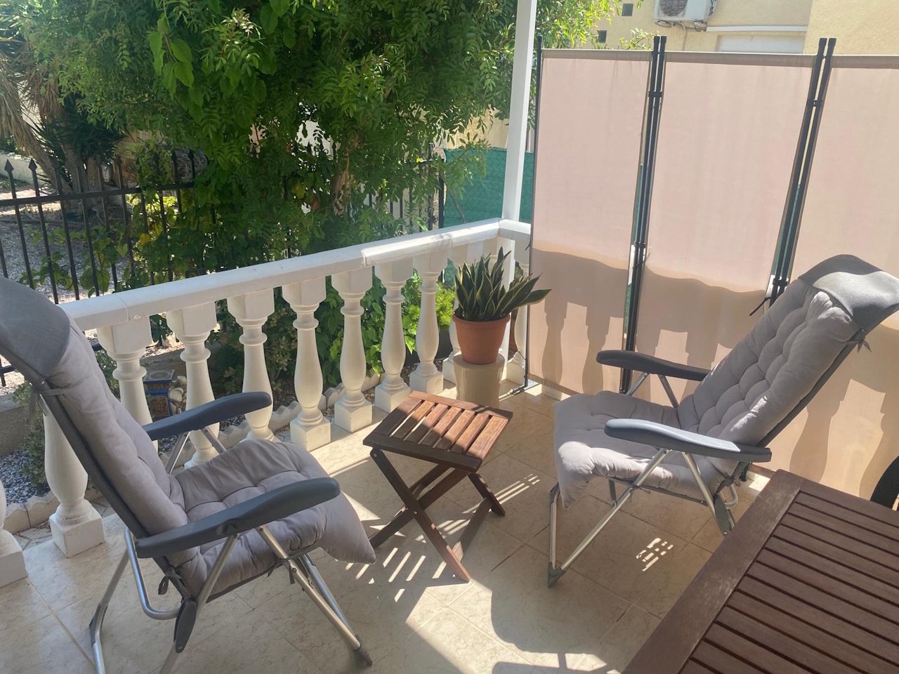 3 bedroom, 1 bathroom Villa with roof terrace and carport in a quiet location