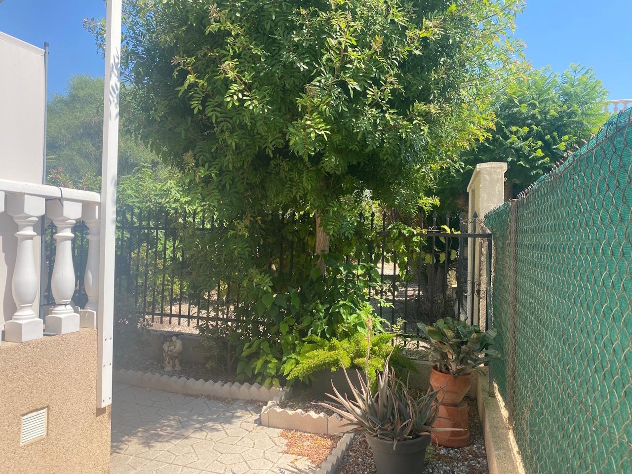 3 bedroom, 1 bathroom Villa with roof terrace and carport in a quiet location