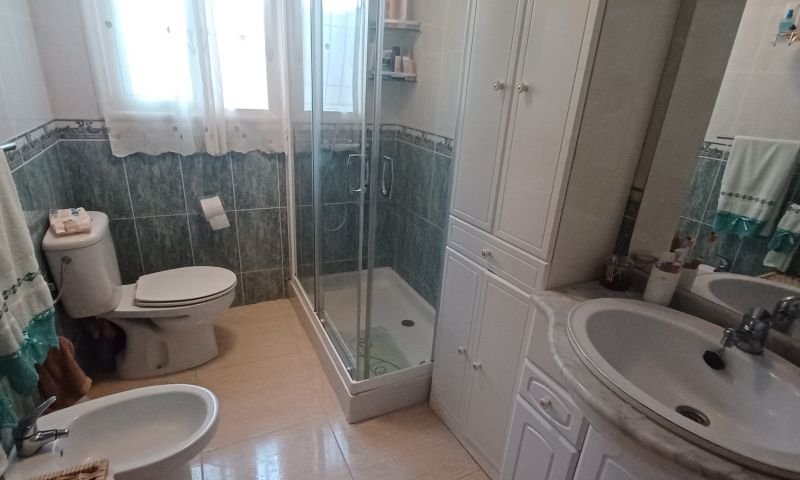 Spectacular Mediterranean-style villa with 3 bedrooms, 3 bathrooms and a private pool in Dehesa de Campoamor, just 950 m from the beach