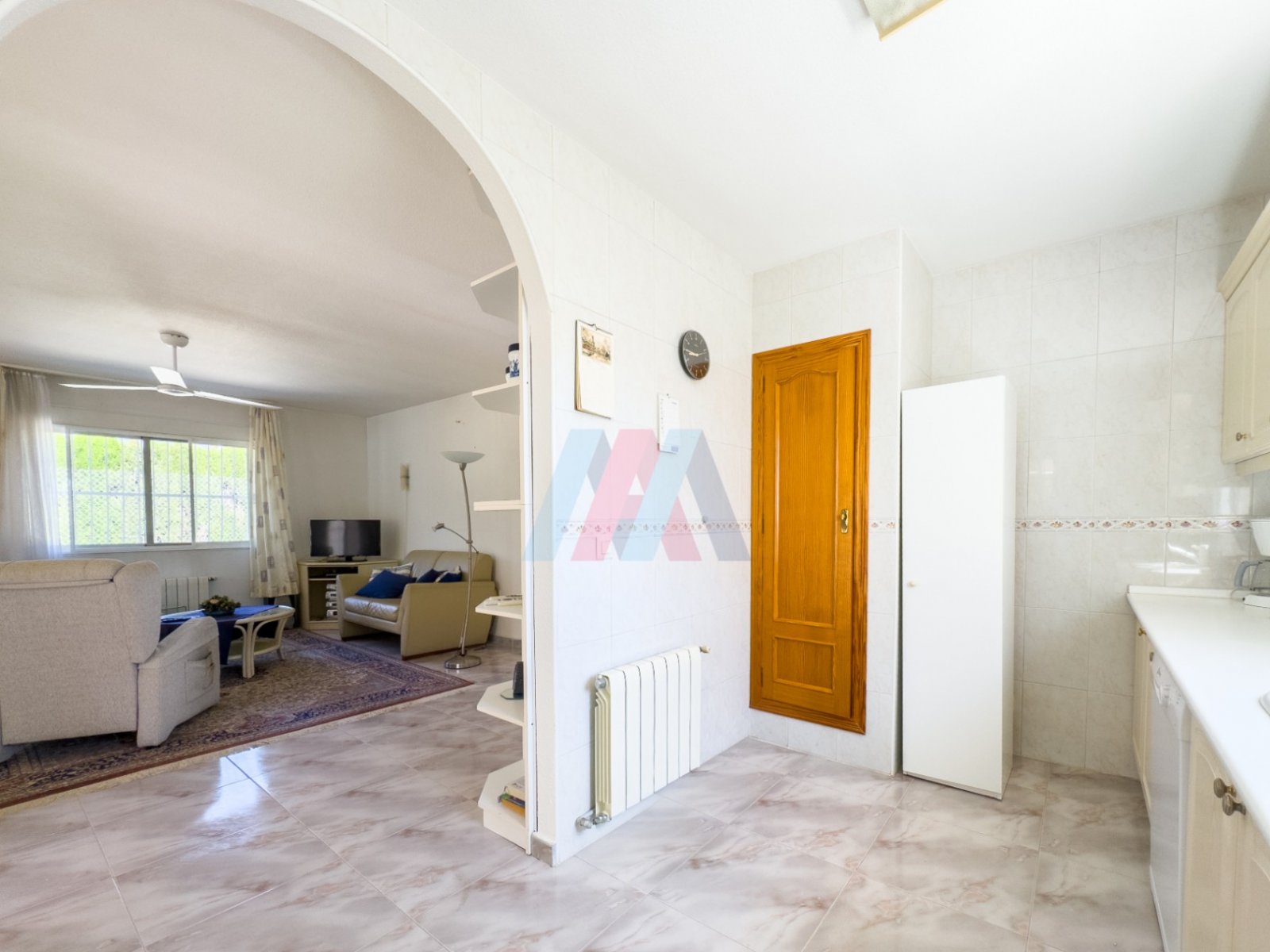 Single-storey villa with 3 bedrooms, 1 bathroom, garage and private swimming pool in Barranco Hondo
