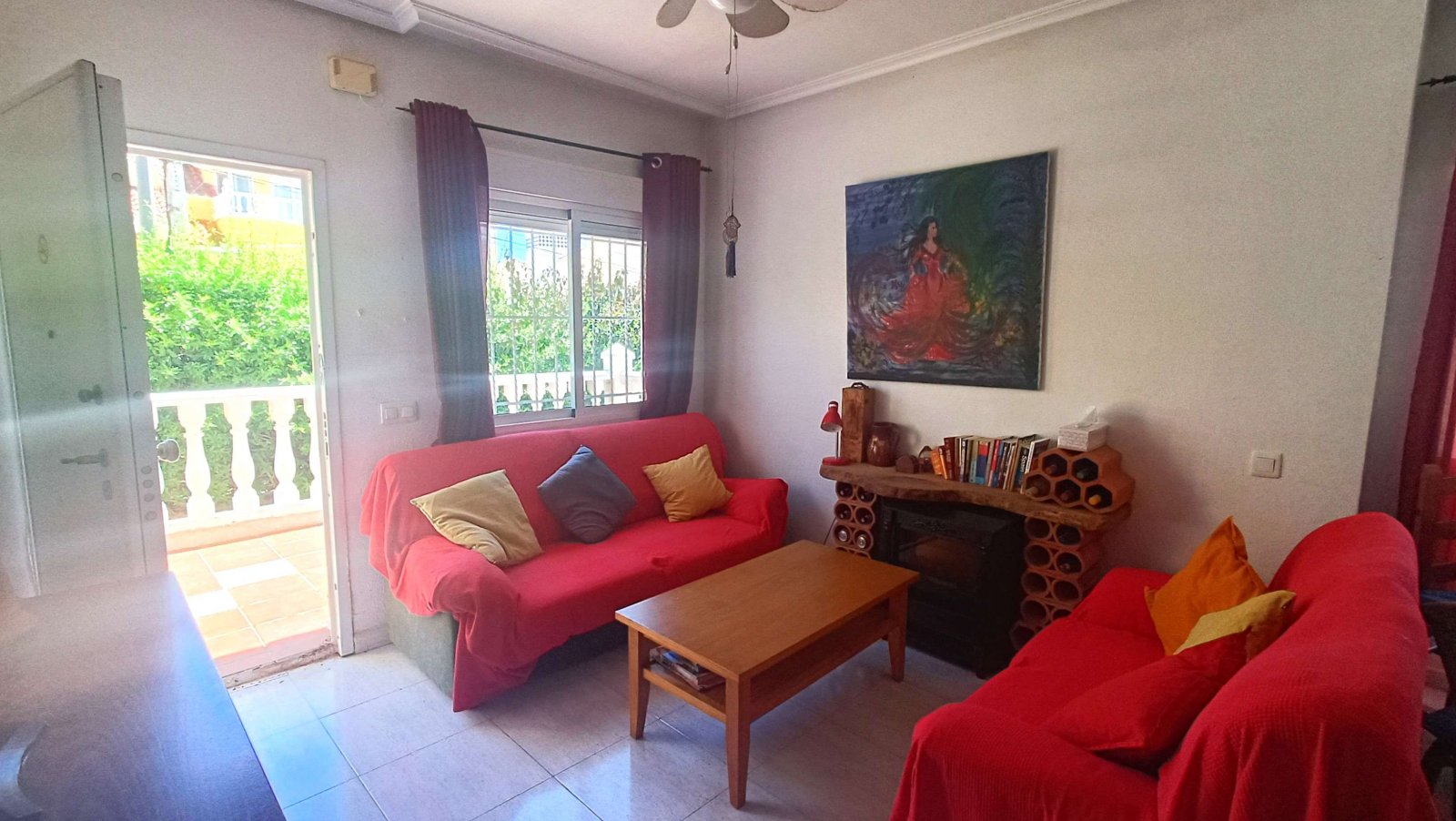 Beautiful quad with 2 bedrooms, 2 bathrooms, a guest area in the basement, a roof terrace and a communal swimming pool