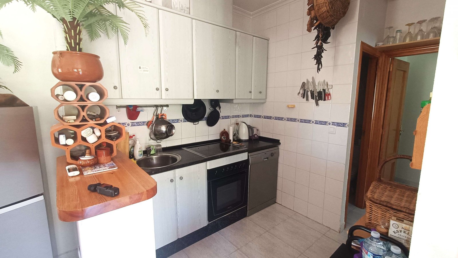 Beautiful quad with 2 bedrooms, 2 bathrooms, a guest area in the basement, a roof terrace and a communal swimming pool