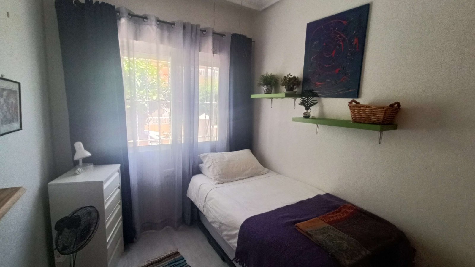 Beautiful quad with 2 bedrooms, 2 bathrooms, a guest area in the basement, a roof terrace and a communal swimming pool