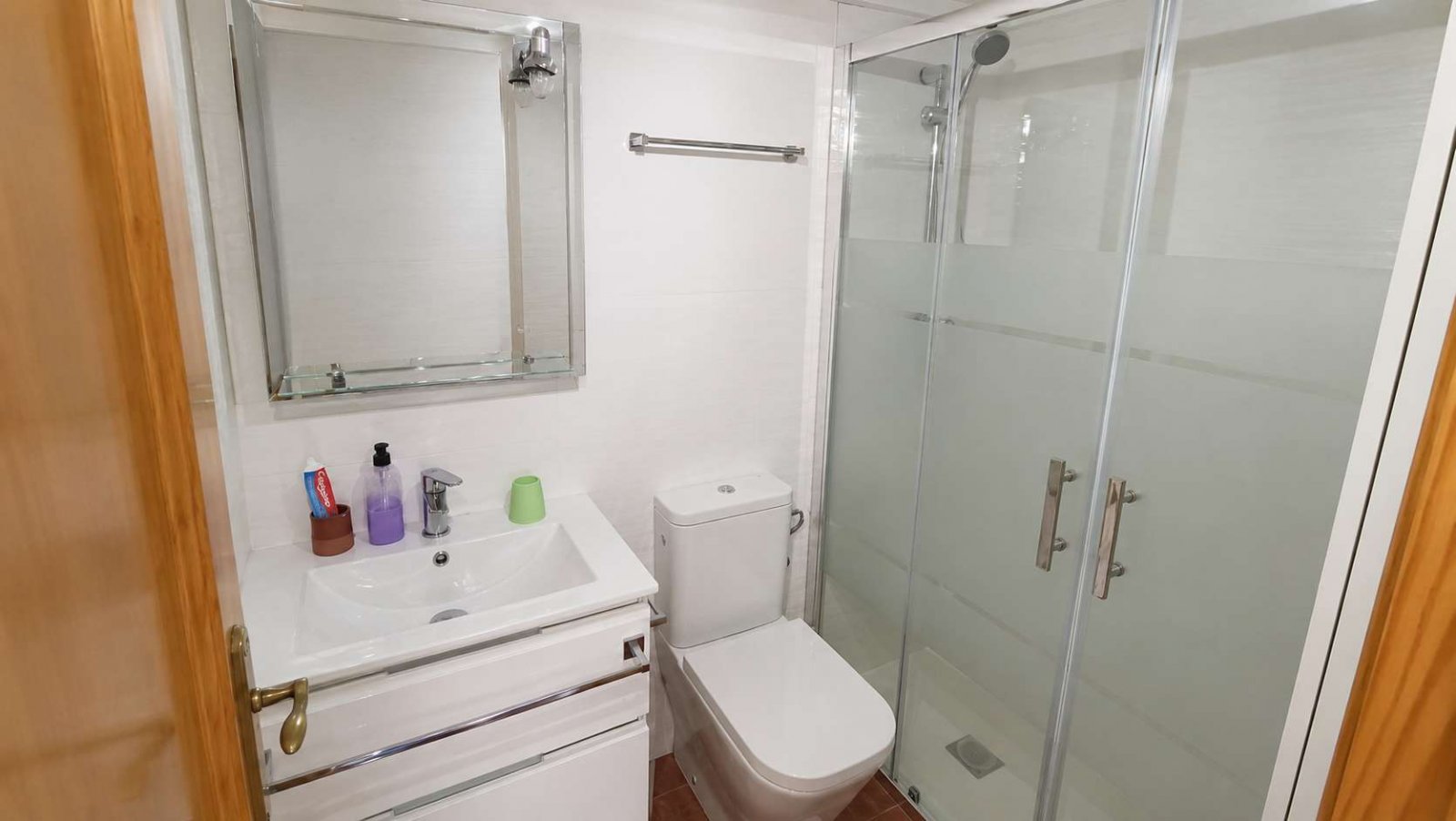 Beautiful quad with 2 bedrooms, 2 bathrooms, a guest area in the basement, a roof terrace and a communal swimming pool