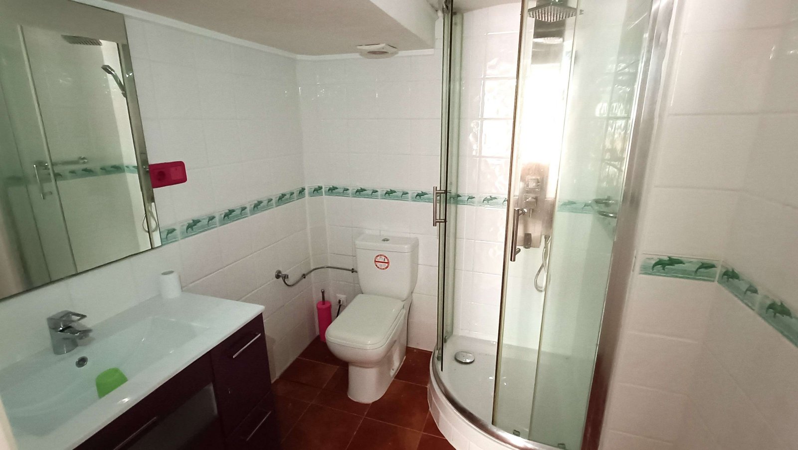 Beautiful quad with 2 bedrooms, 2 bathrooms, a guest area in the basement, a roof terrace and a communal swimming pool