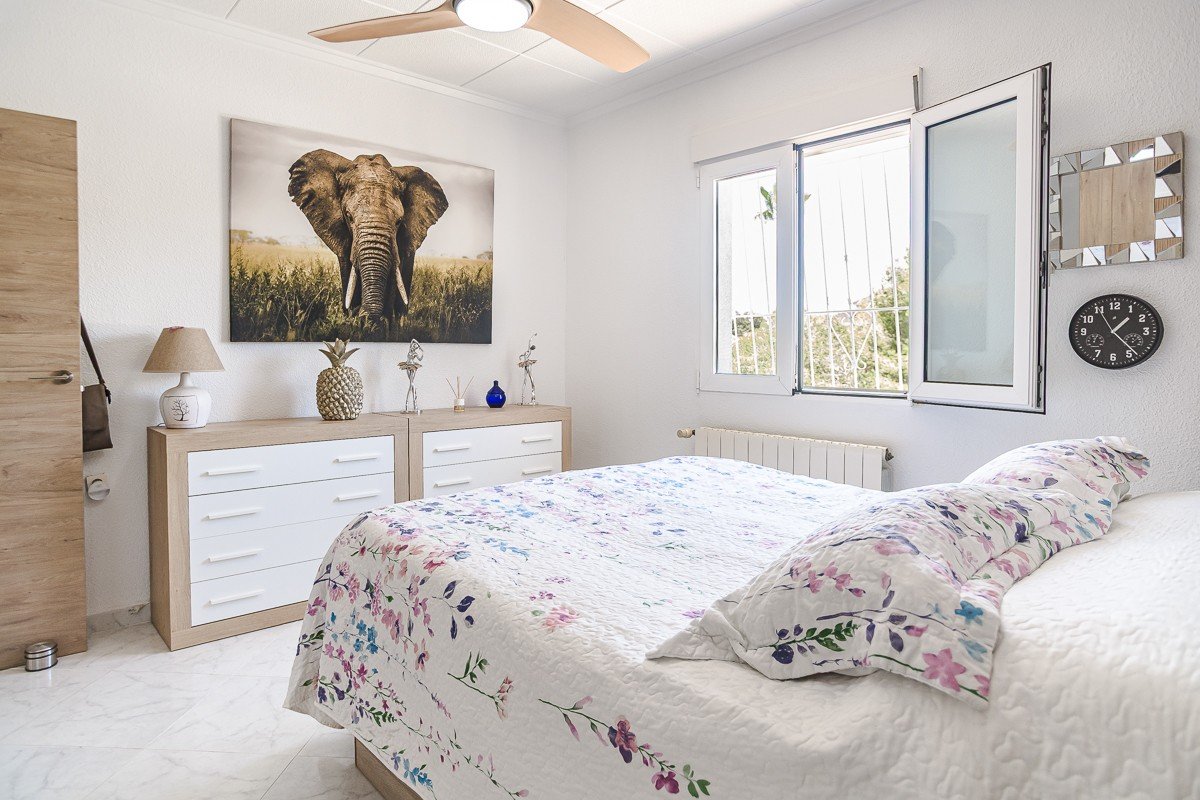 Exclusive Andalusian Villa with Private Pool in La Marina - Luxury living under the Spanish sun