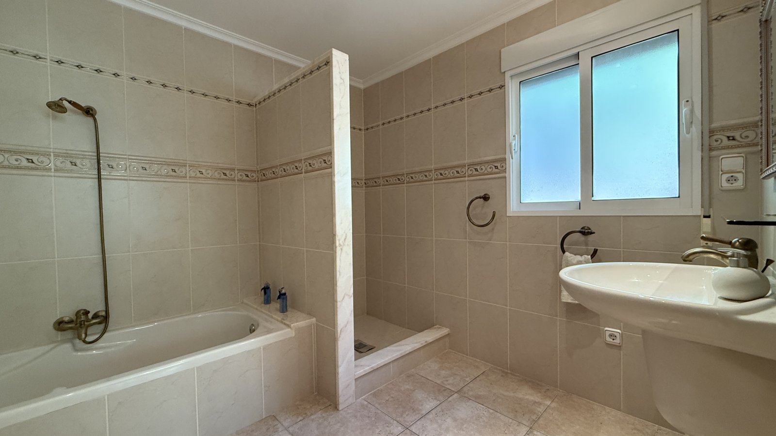 2-Bedroom Villa with Pool in Pego, Quiet and Nature-Filled Location on Monte Mostalla