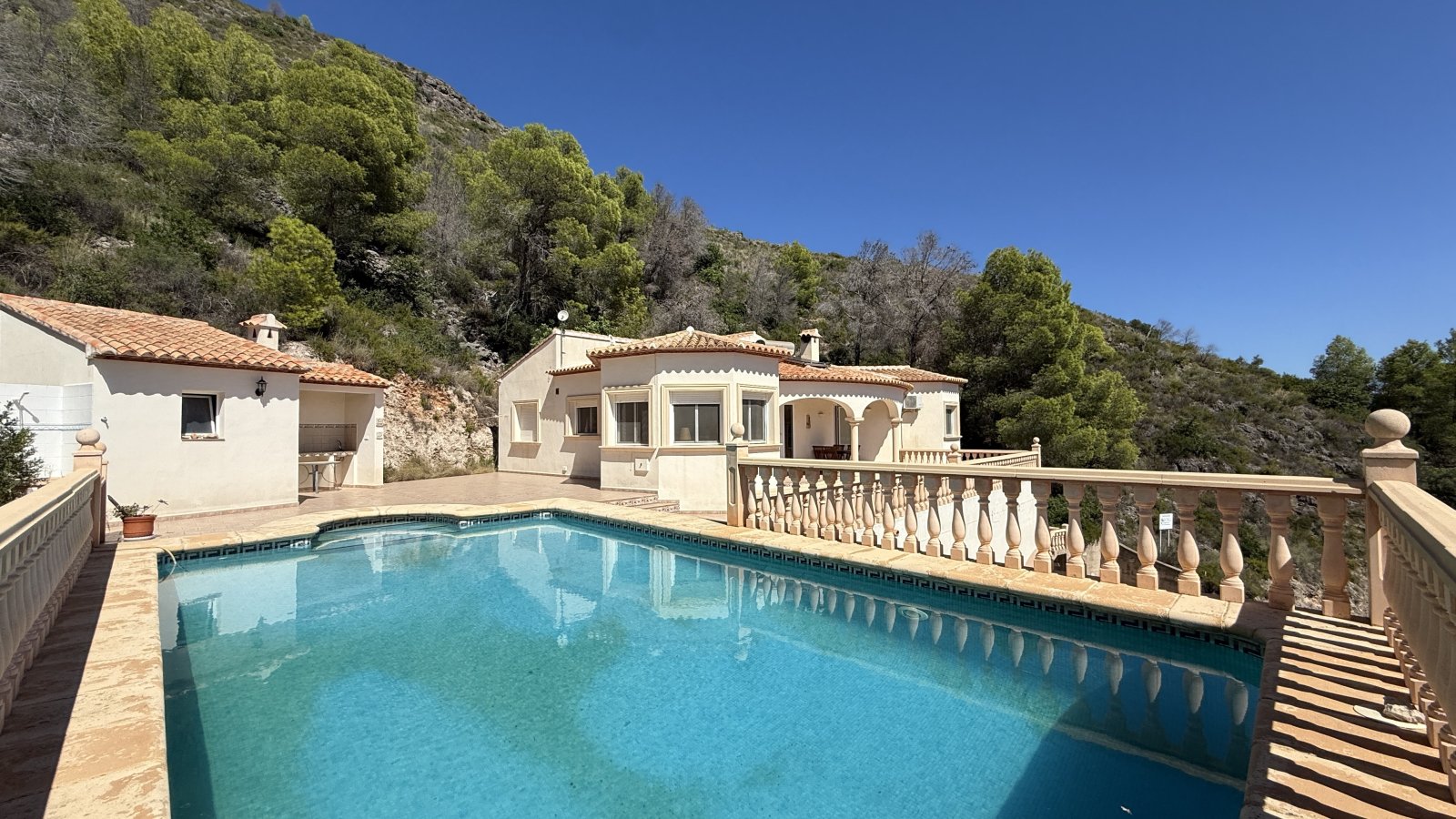 2-Bedroom Villa with Pool in Pego, Quiet and Nature-Filled Location on Monte Mostalla