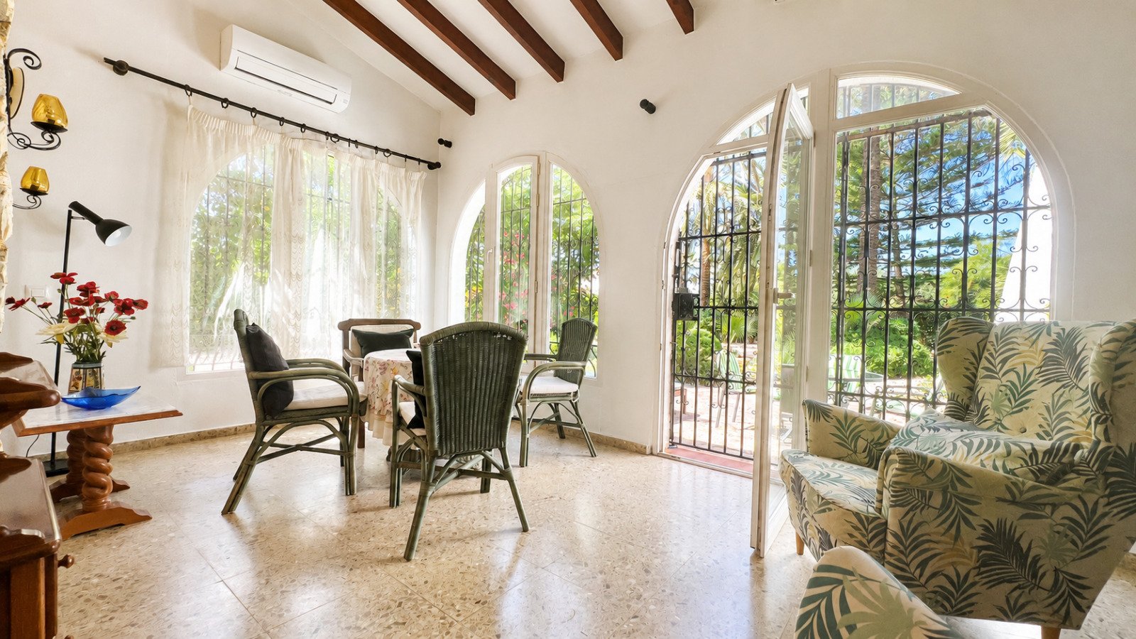 Cosy 2-bedroom finca near the beach with a lovely garden