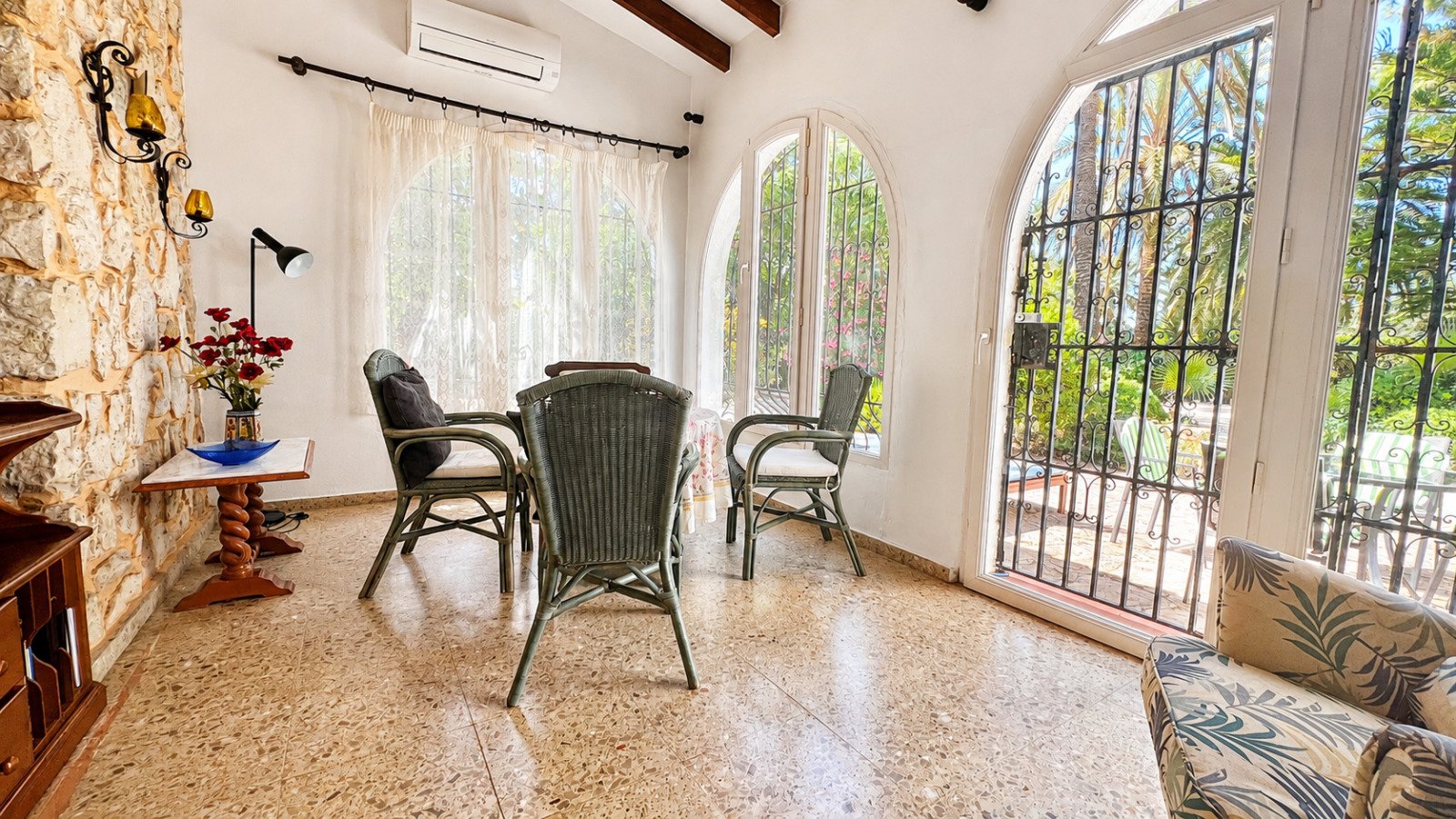 Cosy 2-bedroom finca near the beach with a lovely garden