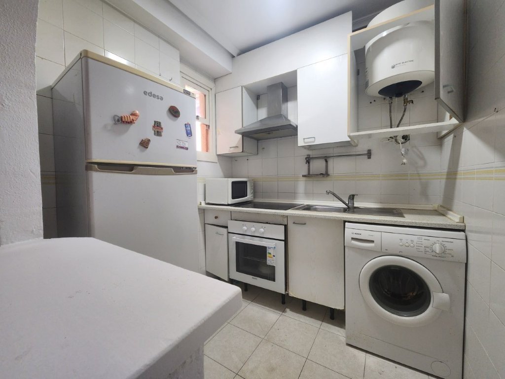 Apartment with 1 bedroom, 1 bathroom and communal pool just 300 meters from the beach