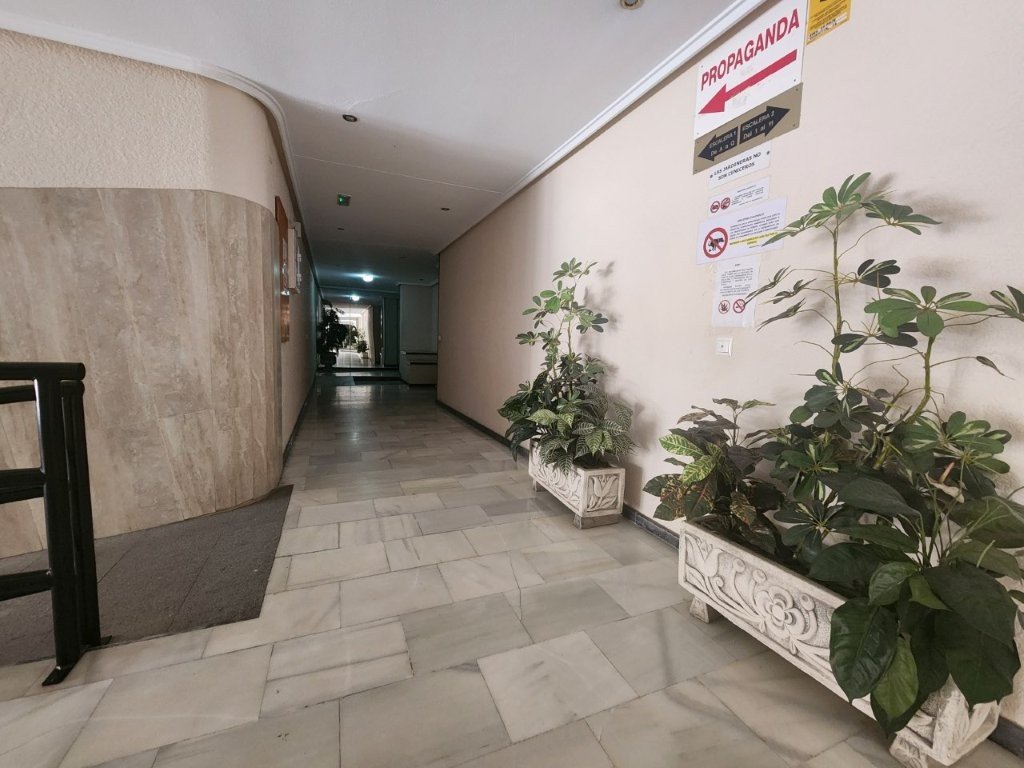 Apartment with 1 bedroom, 1 bathroom and communal pool just 300 meters from the beach