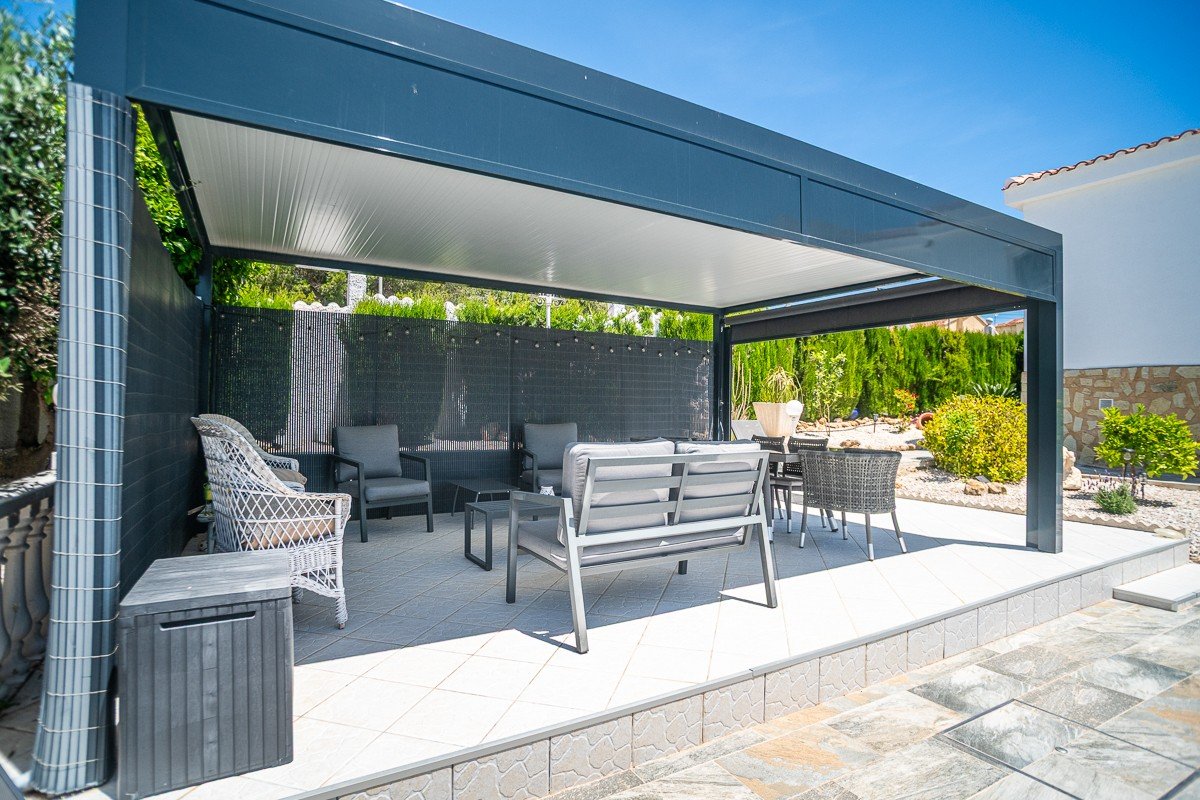 Exclusive Andalusian Villa with Private Pool in La Marina - Luxury living under the Spanish sun