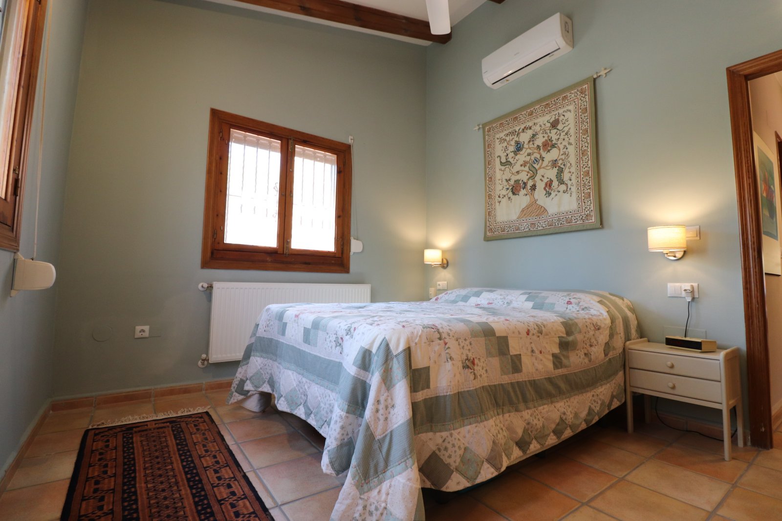 Stunning country villa with 7 bedrooms, 5 bathrooms, private pool and beautiful views on a large plot