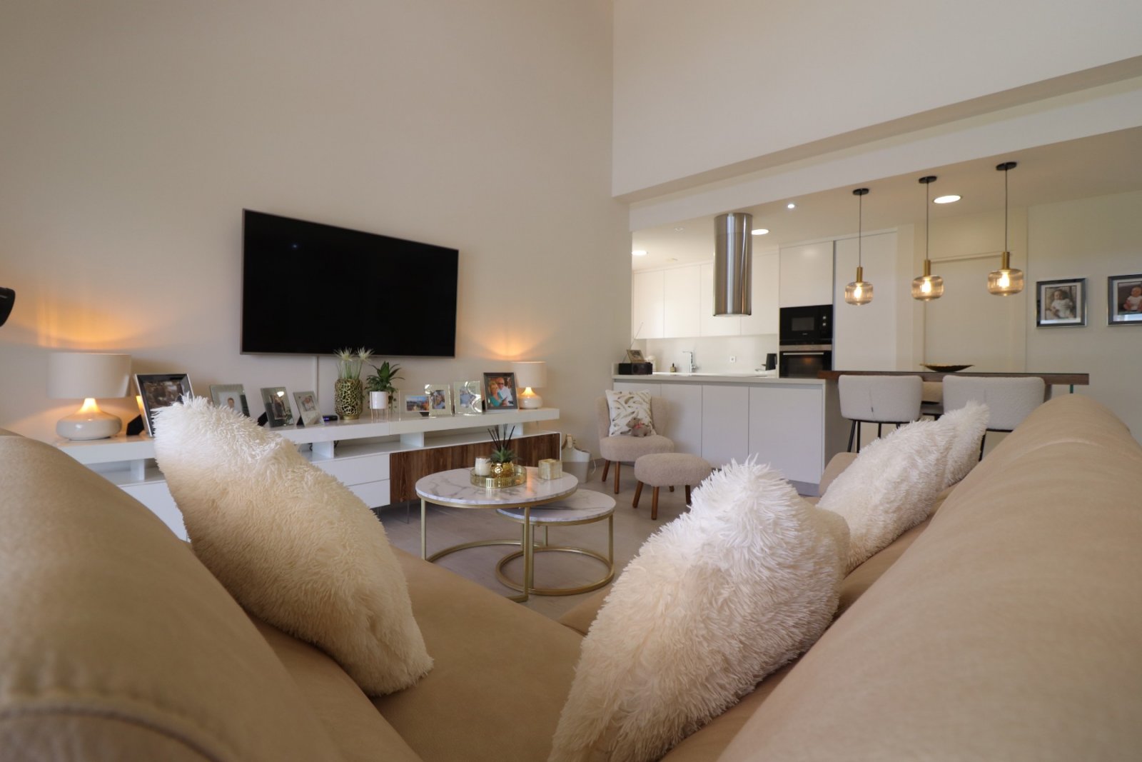 Exclusive villa with 3 bedrooms, 2 bathrooms and a communal pool at La Finca Golf Resort