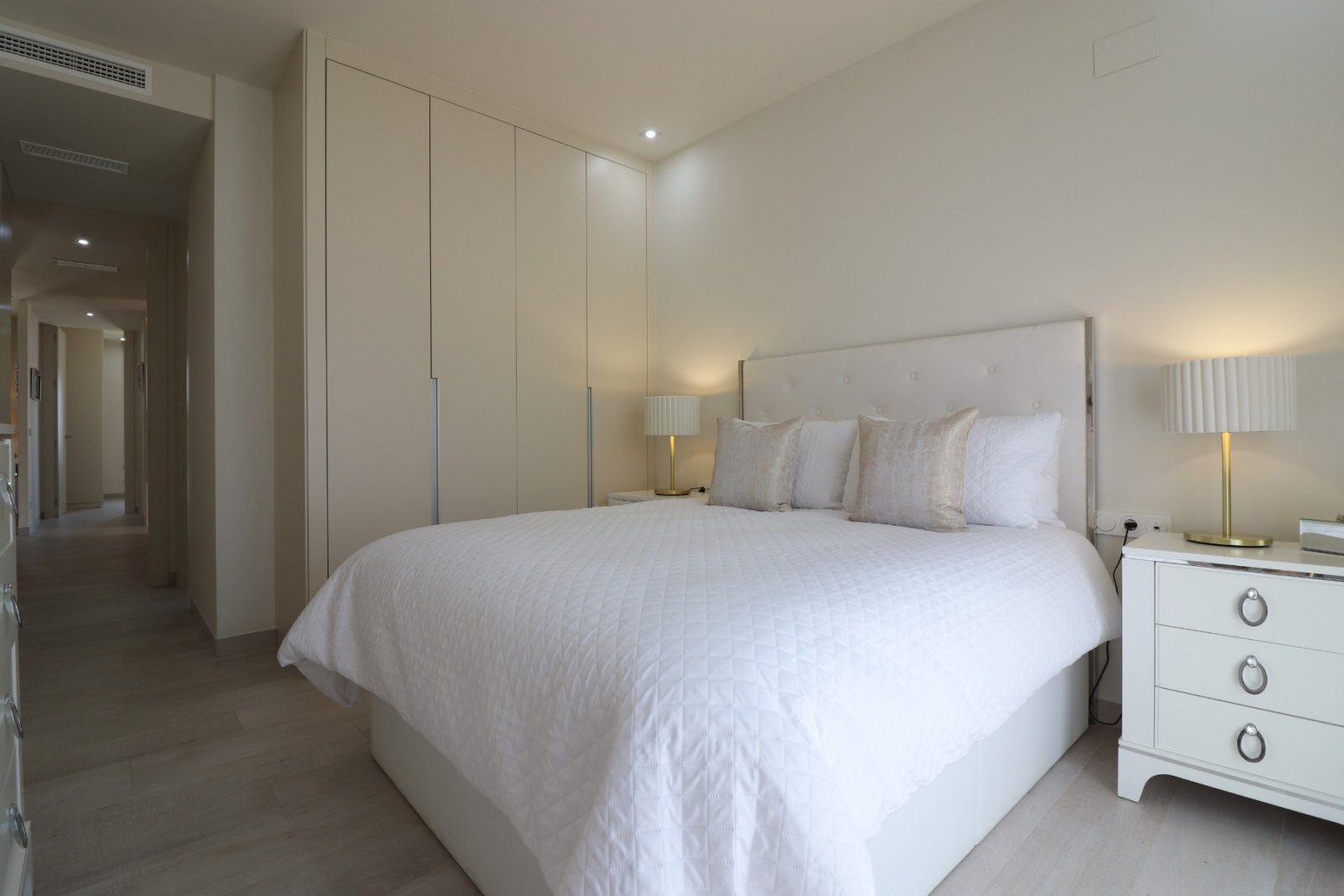 Exclusive villa with 3 bedrooms, 2 bathrooms and a communal pool at La Finca Golf Resort