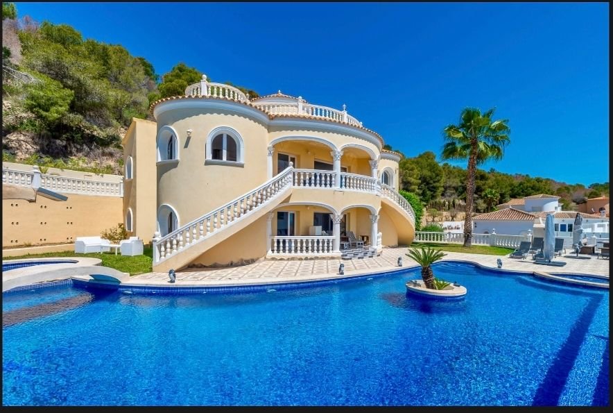 Calpe: Exclusive villa, splitted in two apartments, with private pool and sea views Calpe: Exclusive villa, splitted in two apartments, with private pool and sea views