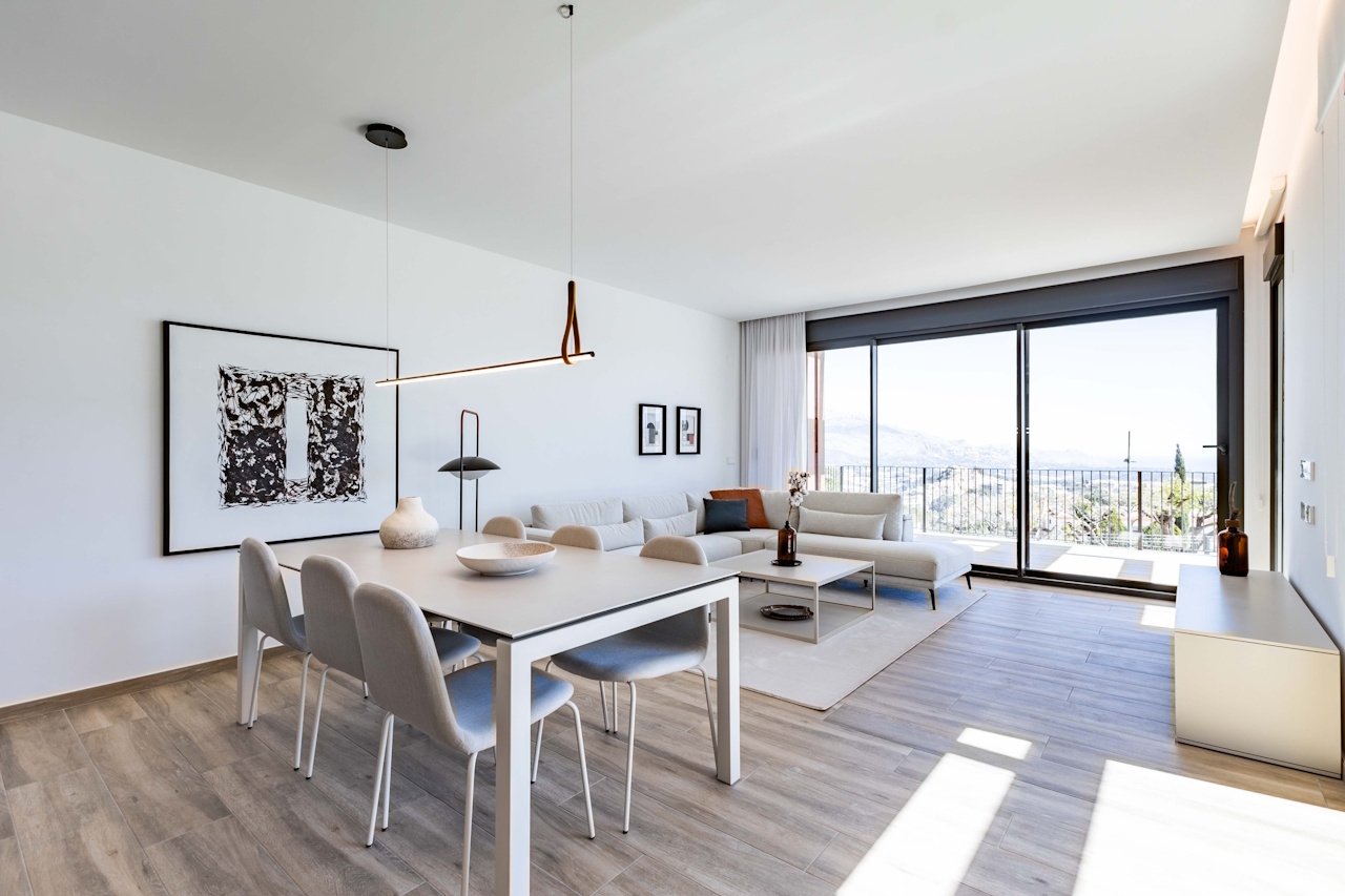 One-storey villas with 3 bedrooms, 2 bathrooms, optional roof terrace, air conditioning, sea views, private parking and private pool